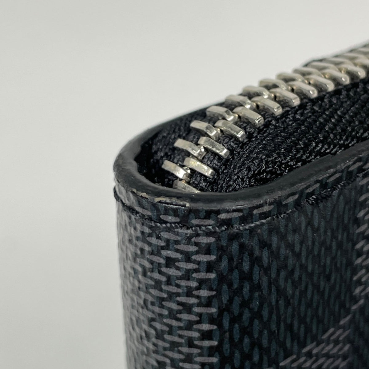 Louis Vuitton Black Noir Damier Graphite Clutch Bag Pochette (Pre-Owned)