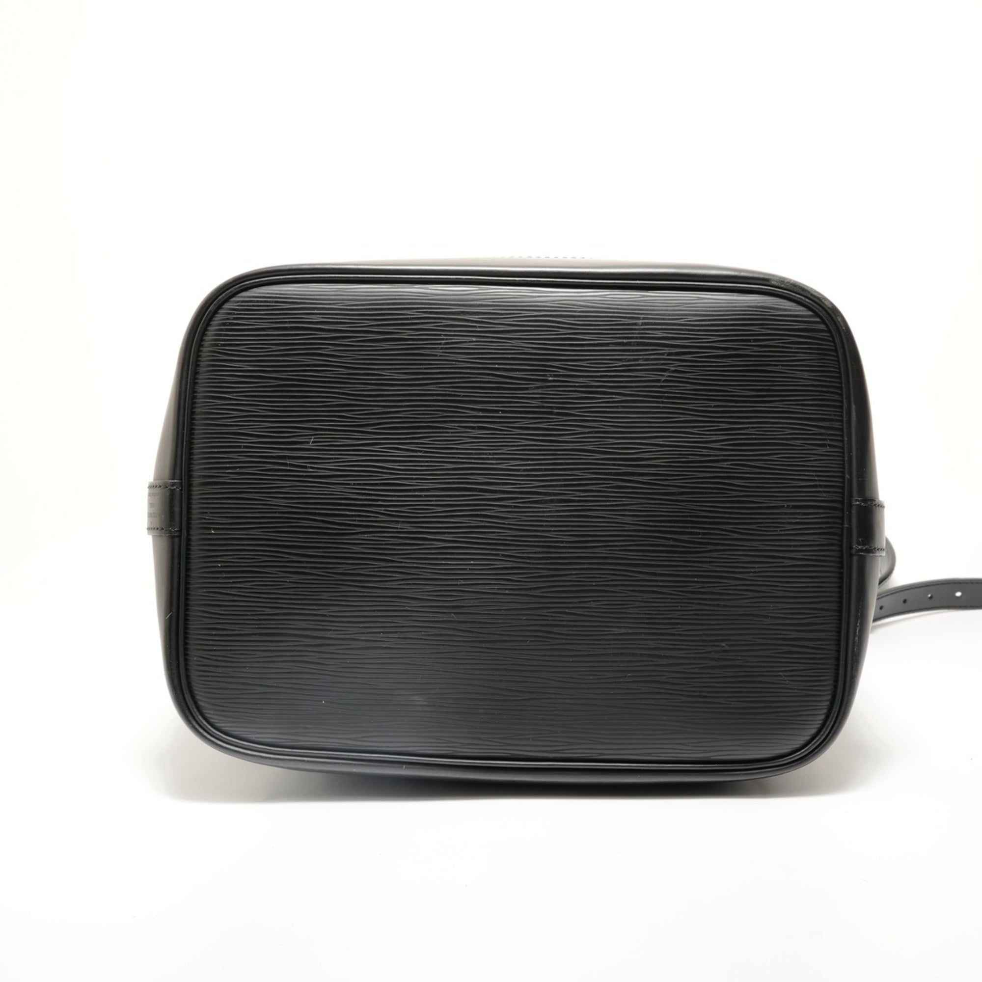 Louis Vuitton Epi Black Epi Leather Shoulder Bag (Pre-Owned)
