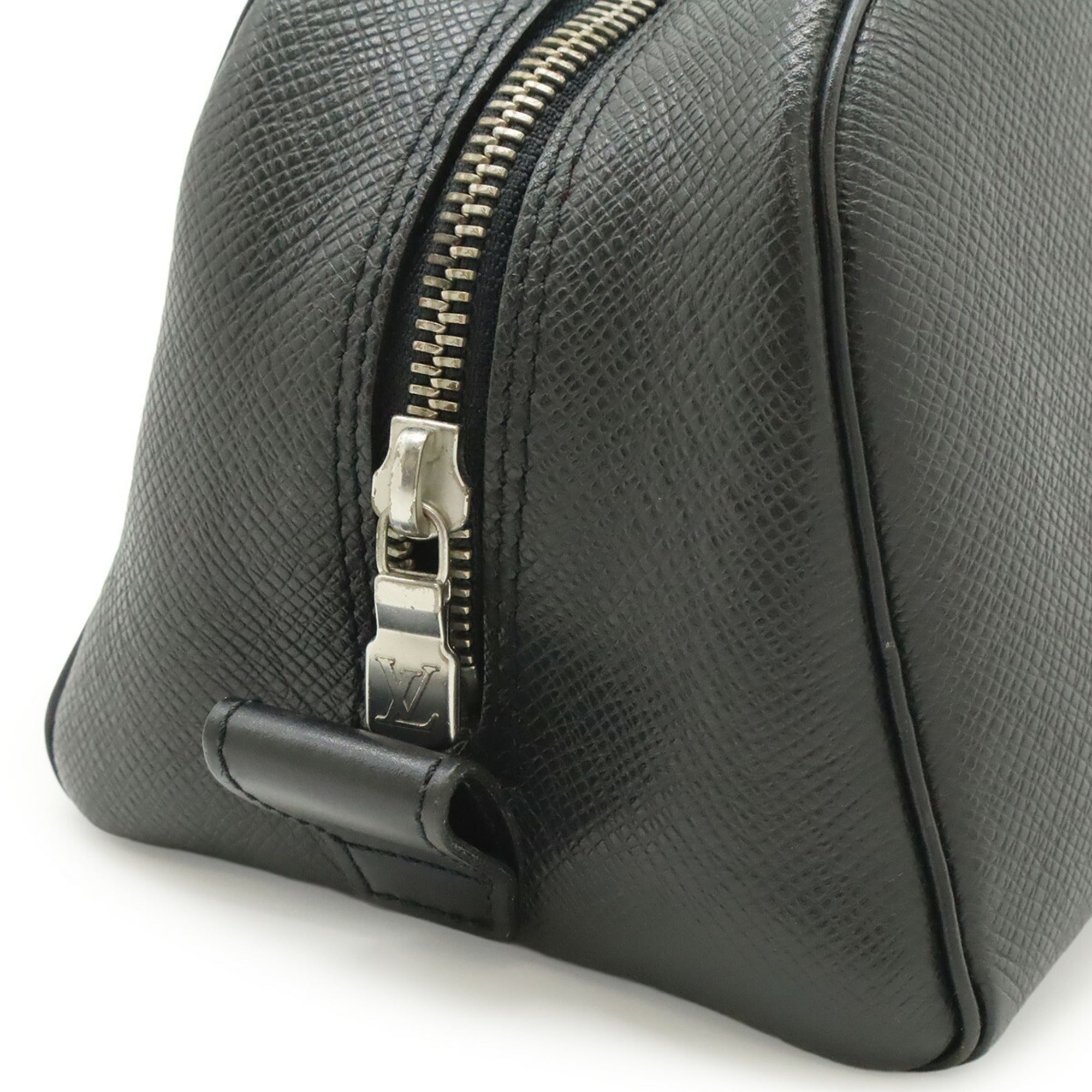 Louis Vuitton Ardoise Taiga Leather Leather Pouch (Pre-Owned)