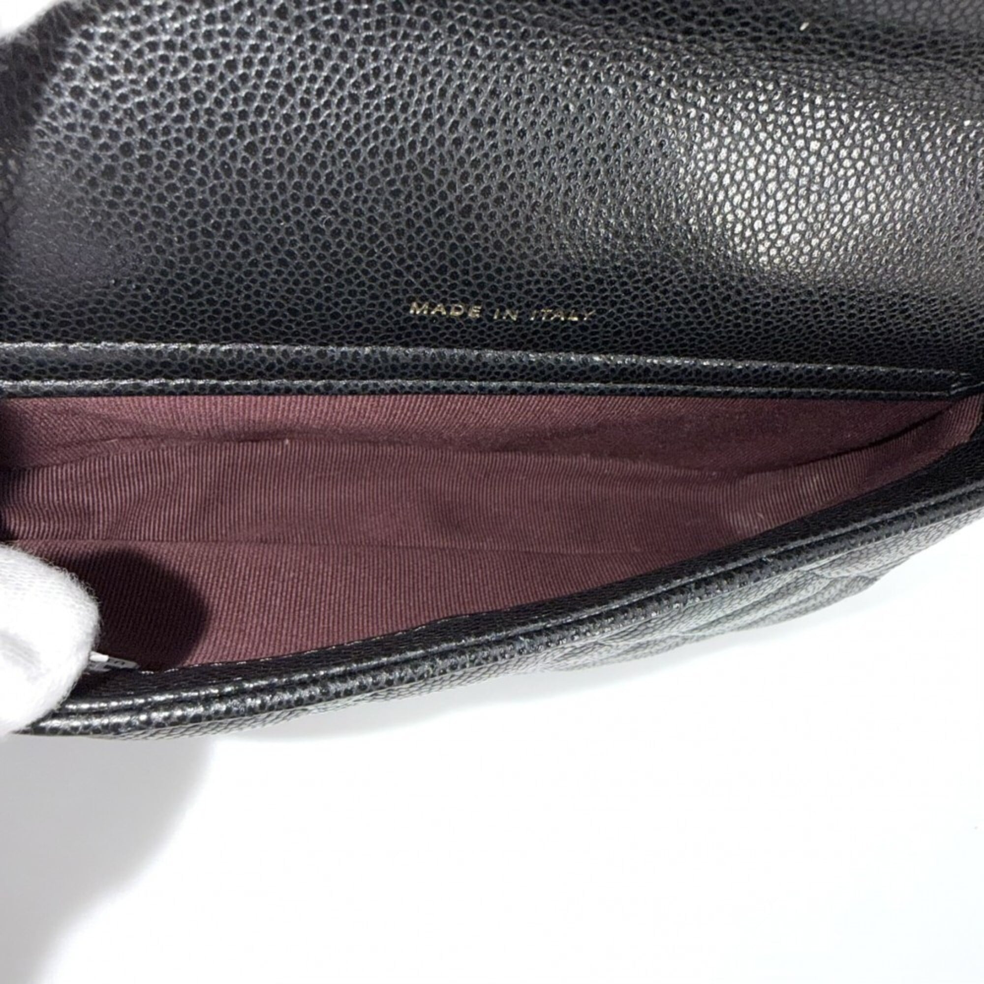 Chanel Black White Grained Calfskin Shoulder Bag (Pre-Owned)