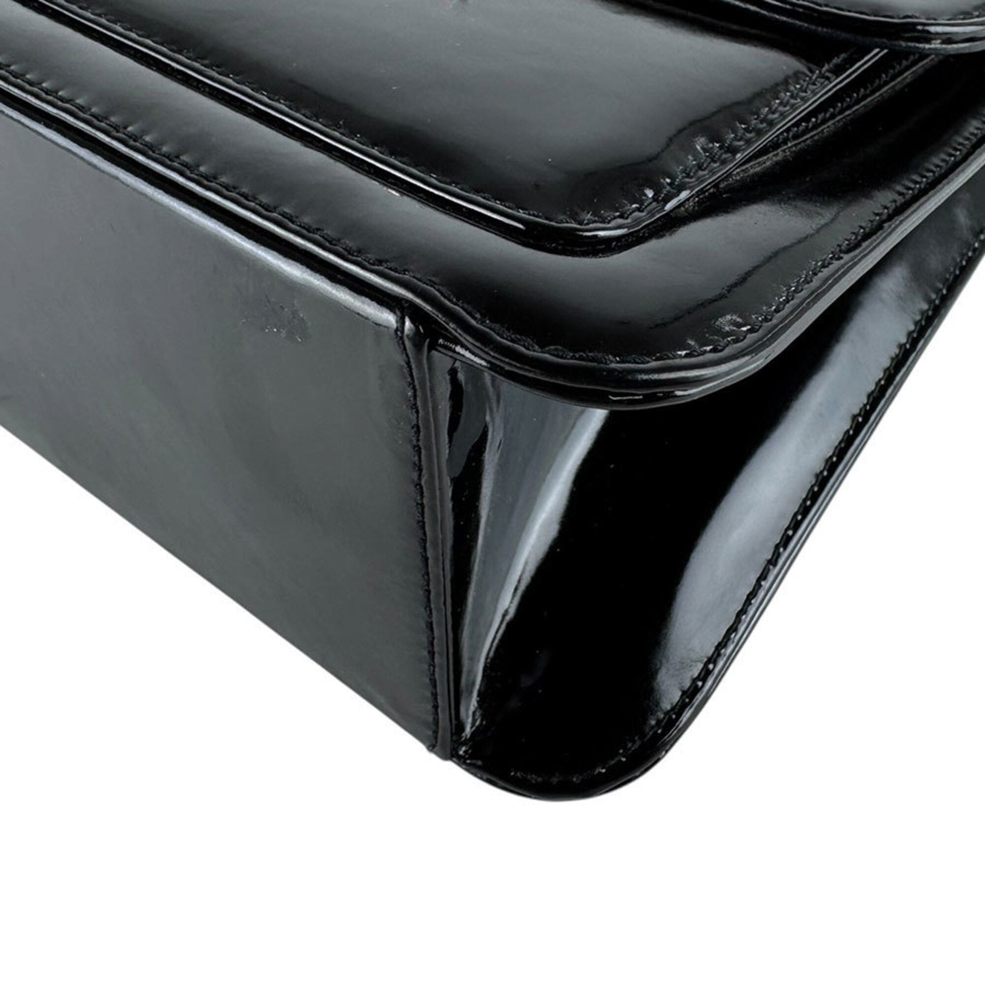 Chanel Black Patent Leather Shoulder Bag (Pre-Owned)
