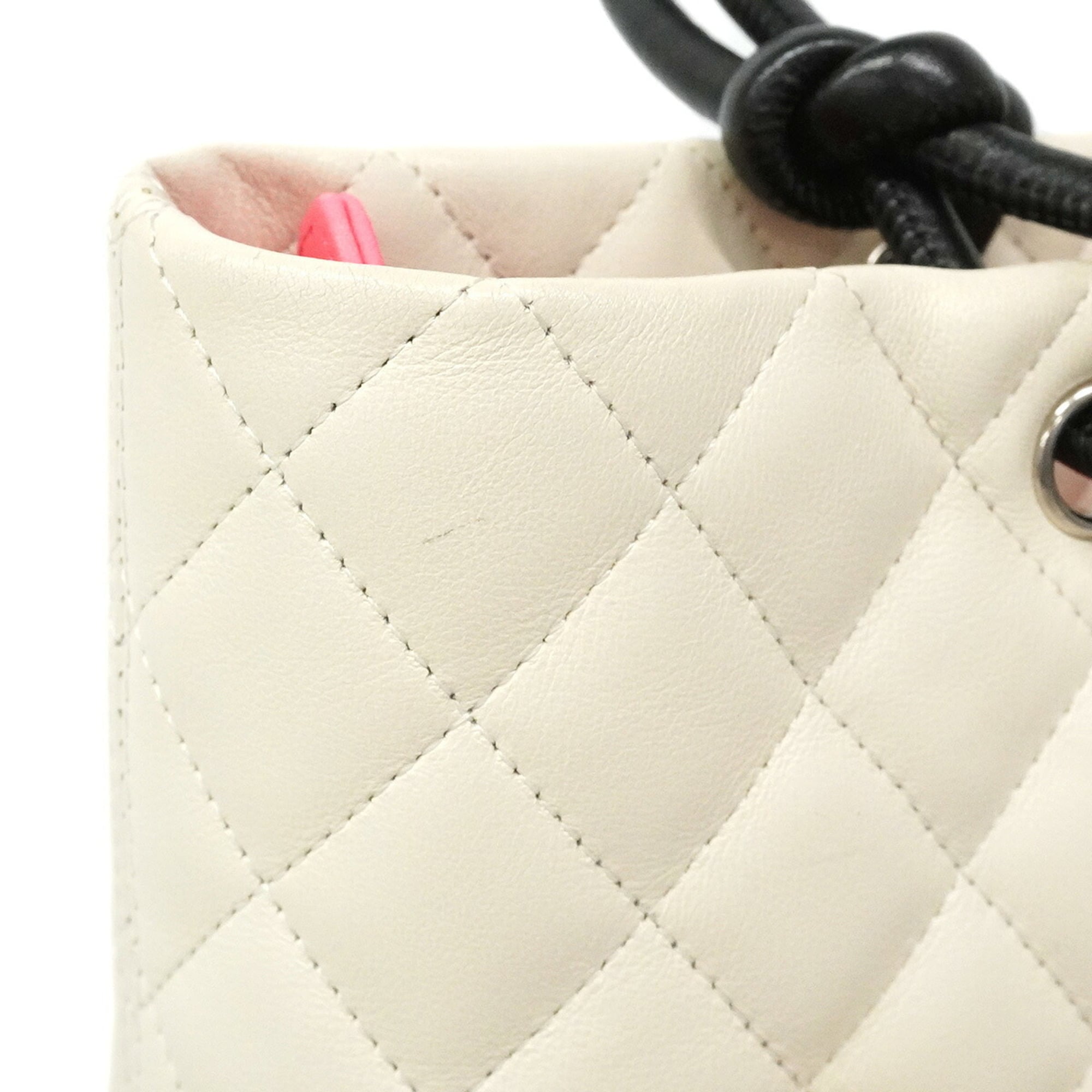 Chanel White Leather Tote Bag (Pre-Owned)