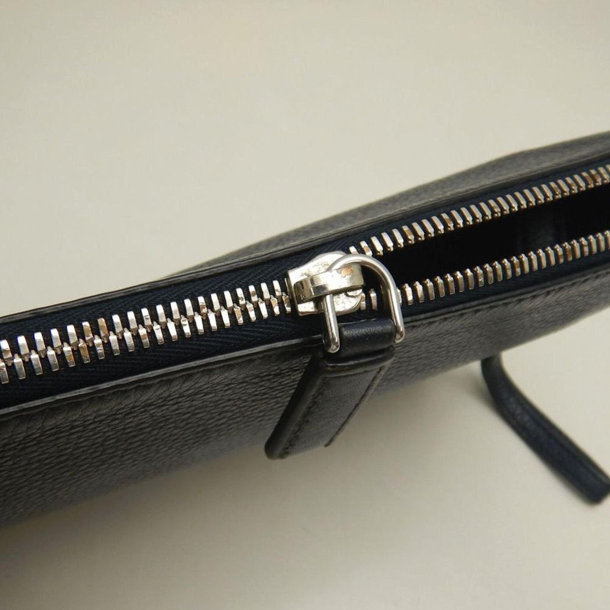 Prada Silver Leather Clutch Bag (Pre-Owned)