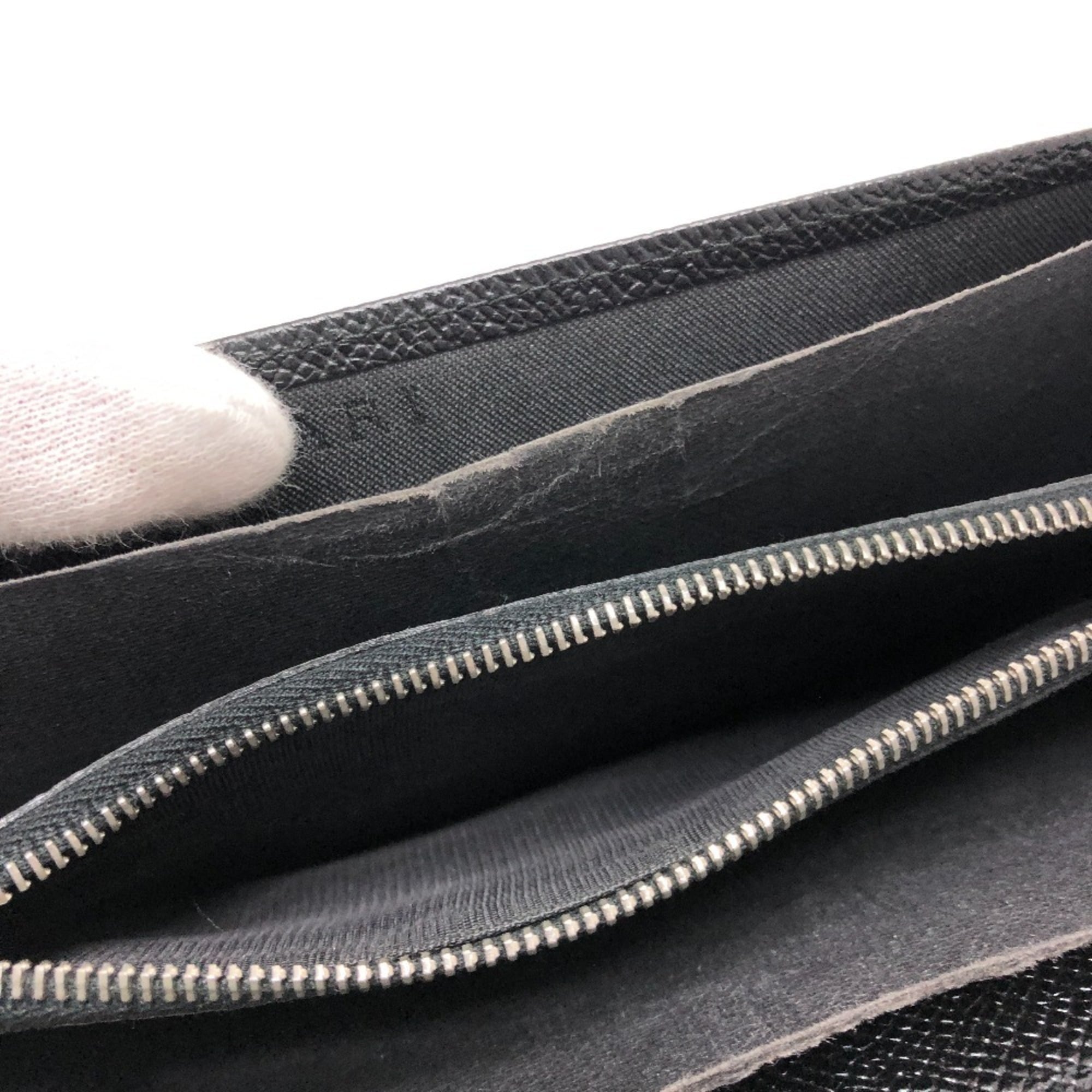 Bvlgari Black Leather Long Wallet (Bi-Fold) (Pre-Owned)