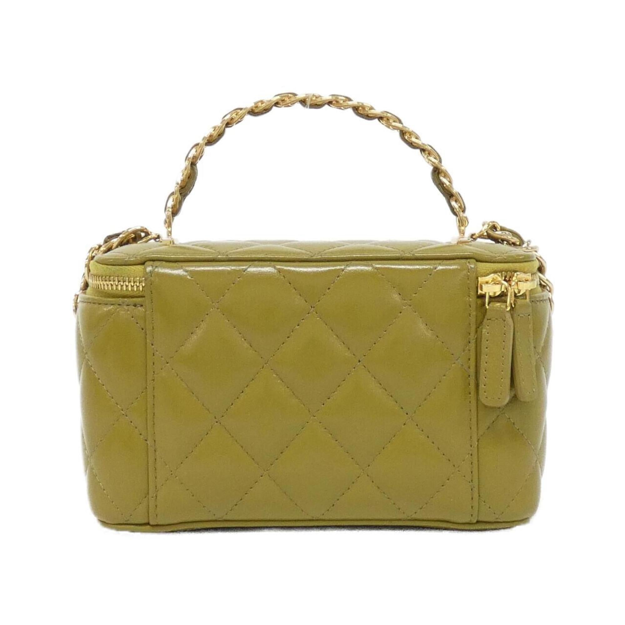 Chanel Green Leather Handbag (Pre-Owned)