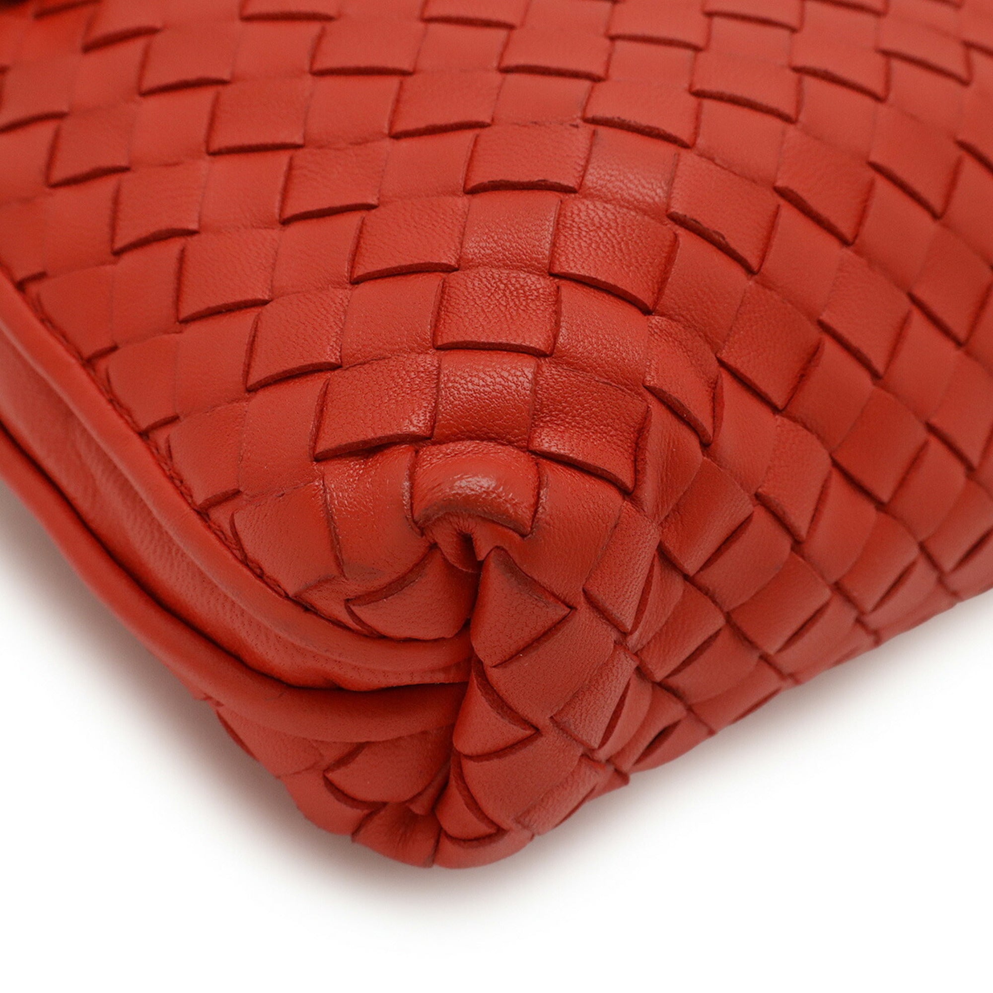 Bottega Veneta Intrecciato Black Red Color Intrecciato Pochette Shoulder Bag (Pre-Owned)