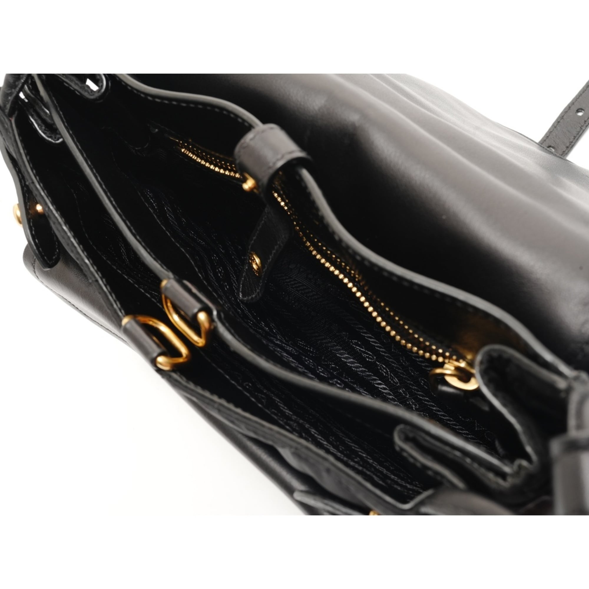 Prada Black Nylon Shoulder Bag (Pre-Owned)