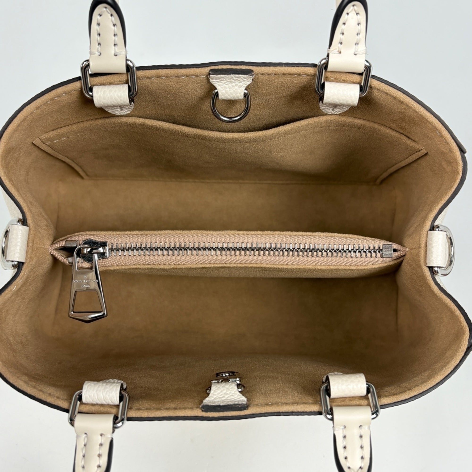 Louis Vuitton Epi Leather Handbag (Pre-Owned)