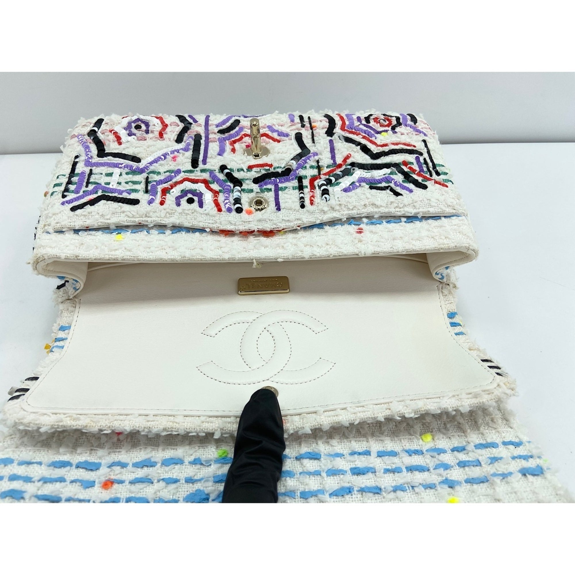 Chanel Multi-Color Shoulder Bag (Pre-Owned)