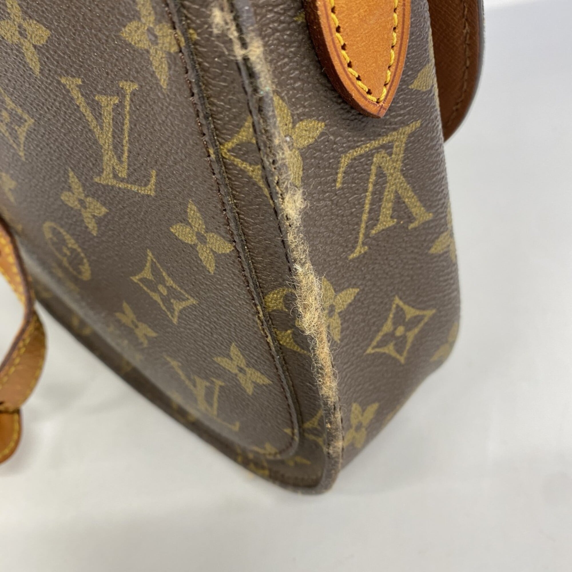 Louis Vuitton Brown Shoulder Bag (Pre-Owned)