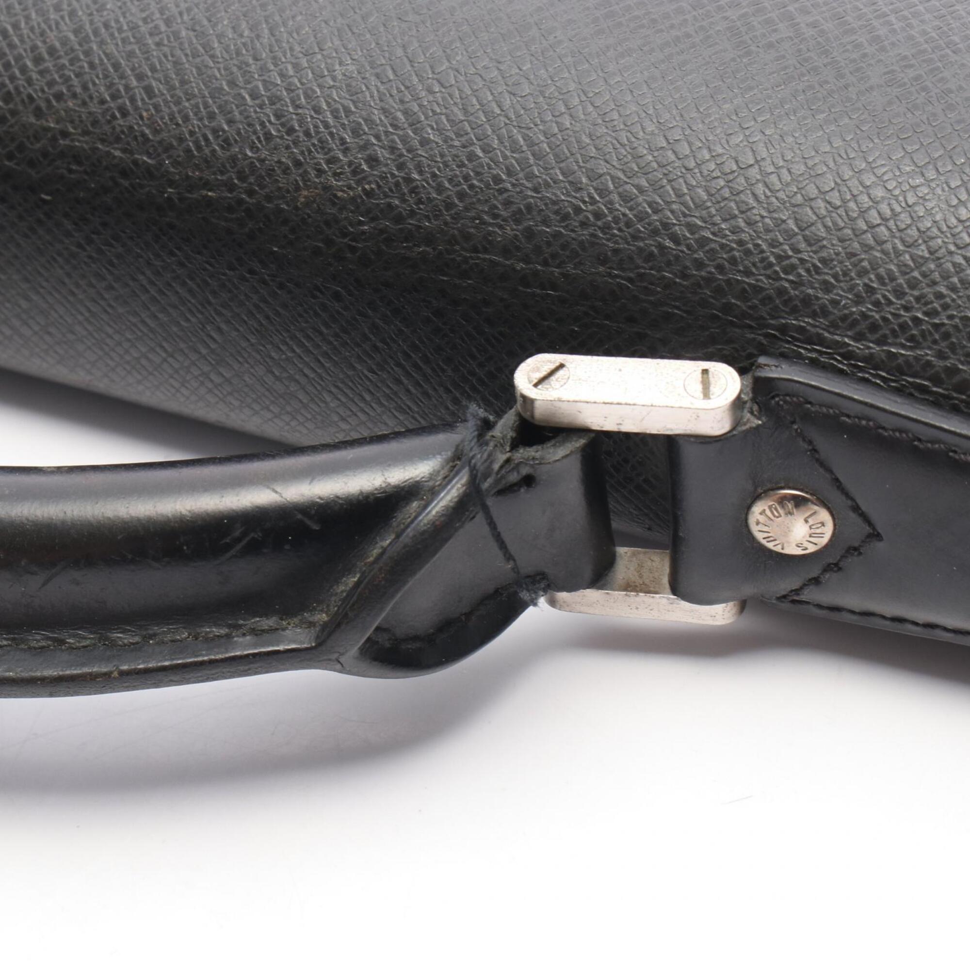 Louis Vuitton Ardoise Black Gray Taiga Leather Leather Handbag (Pre-Owned)
