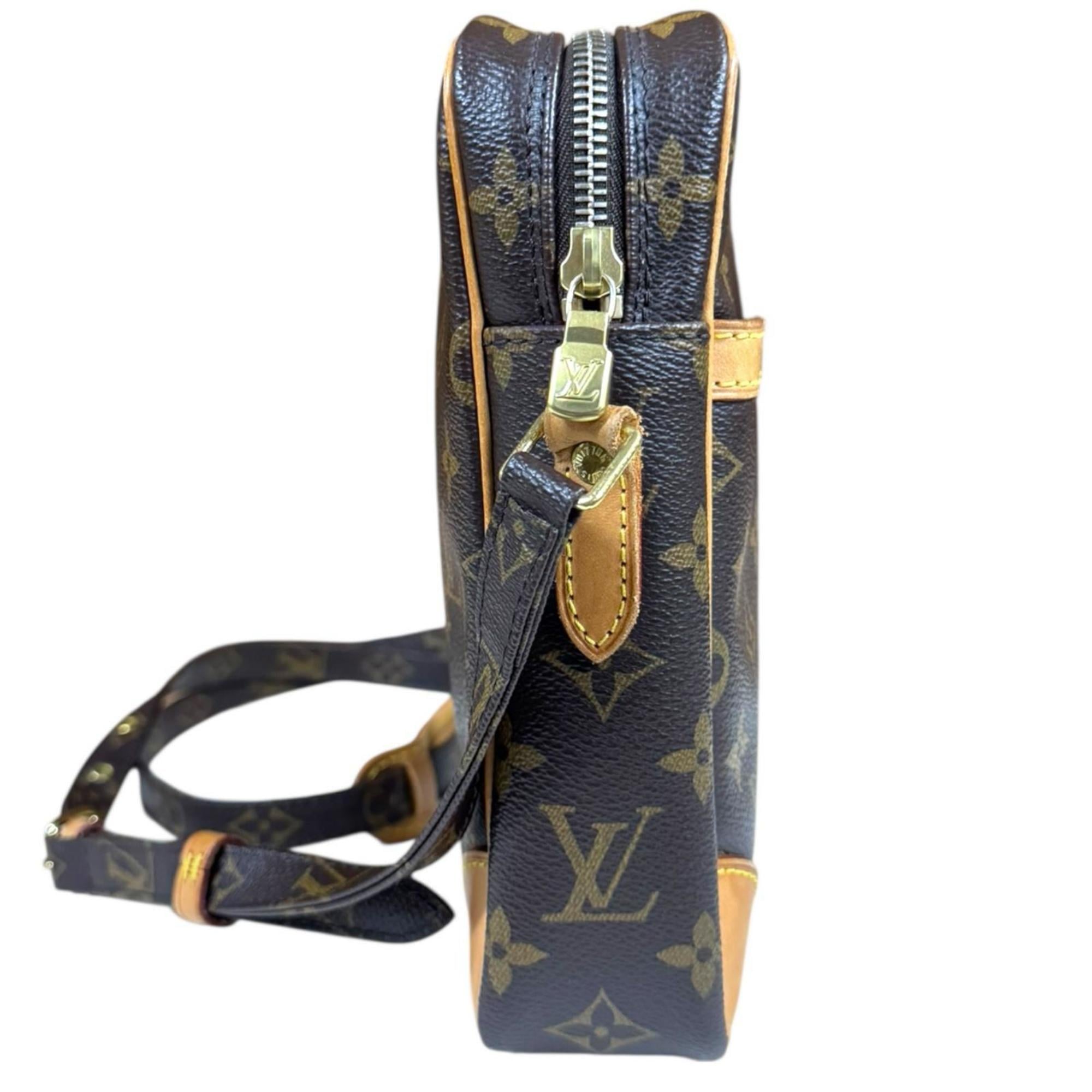Louis Vuitton Brown Monogram Shoulder Bag (Pre-Owned)