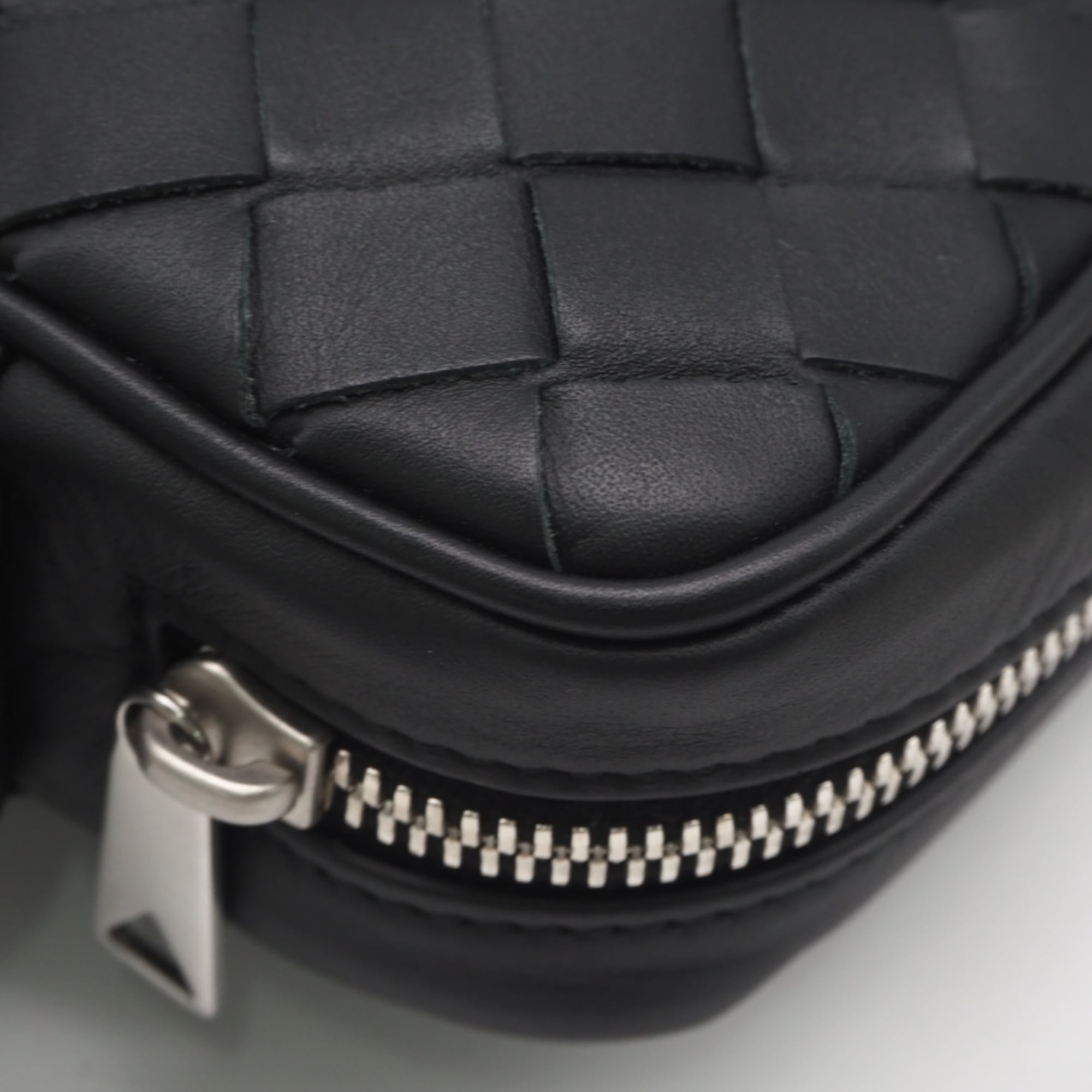 Bottega Veneta Intrecciato Black Leather Shoulder Bag Sling Bag (Pre-Owned)