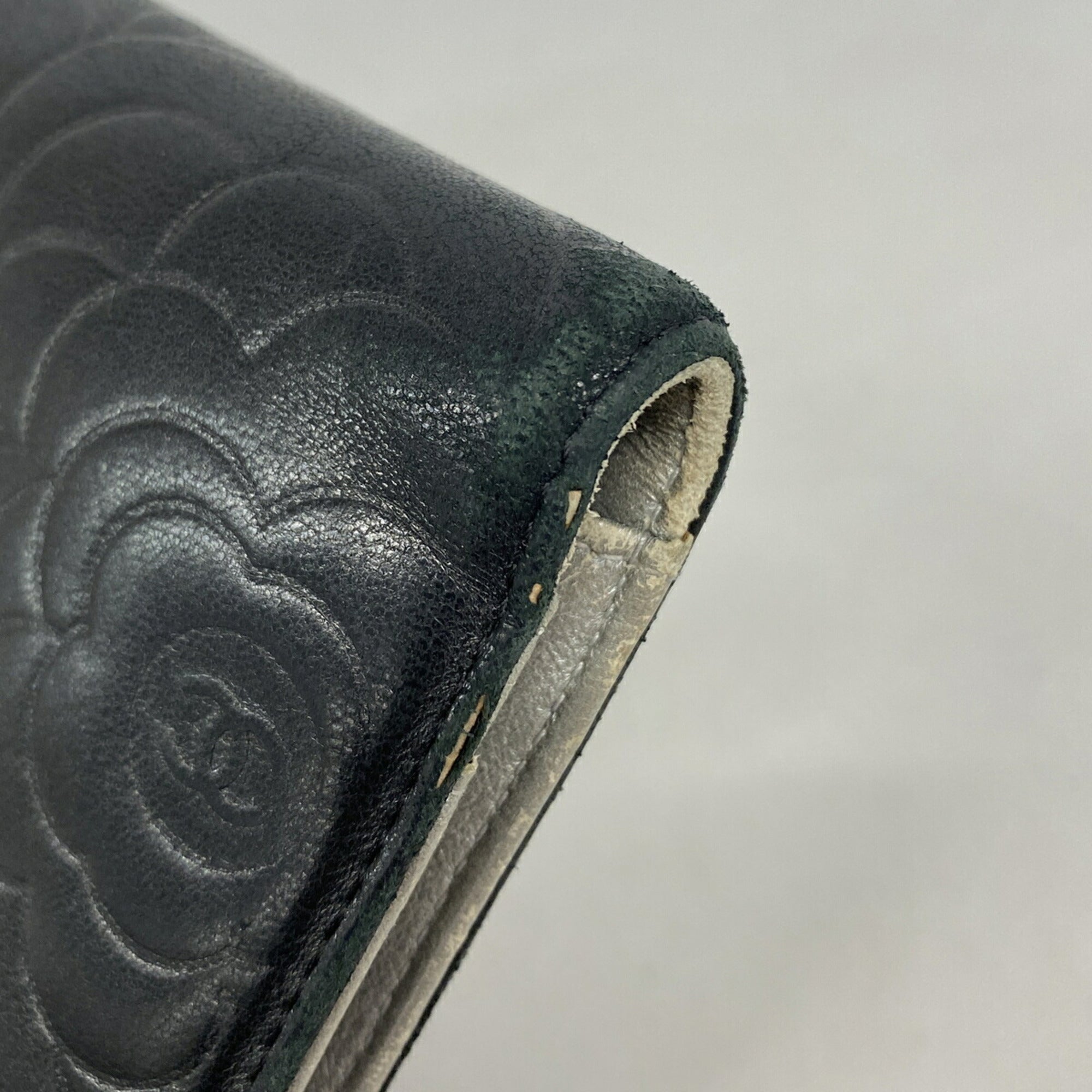 Chanel Black Leather Long Wallet (Bi-Fold) (Pre-Owned)