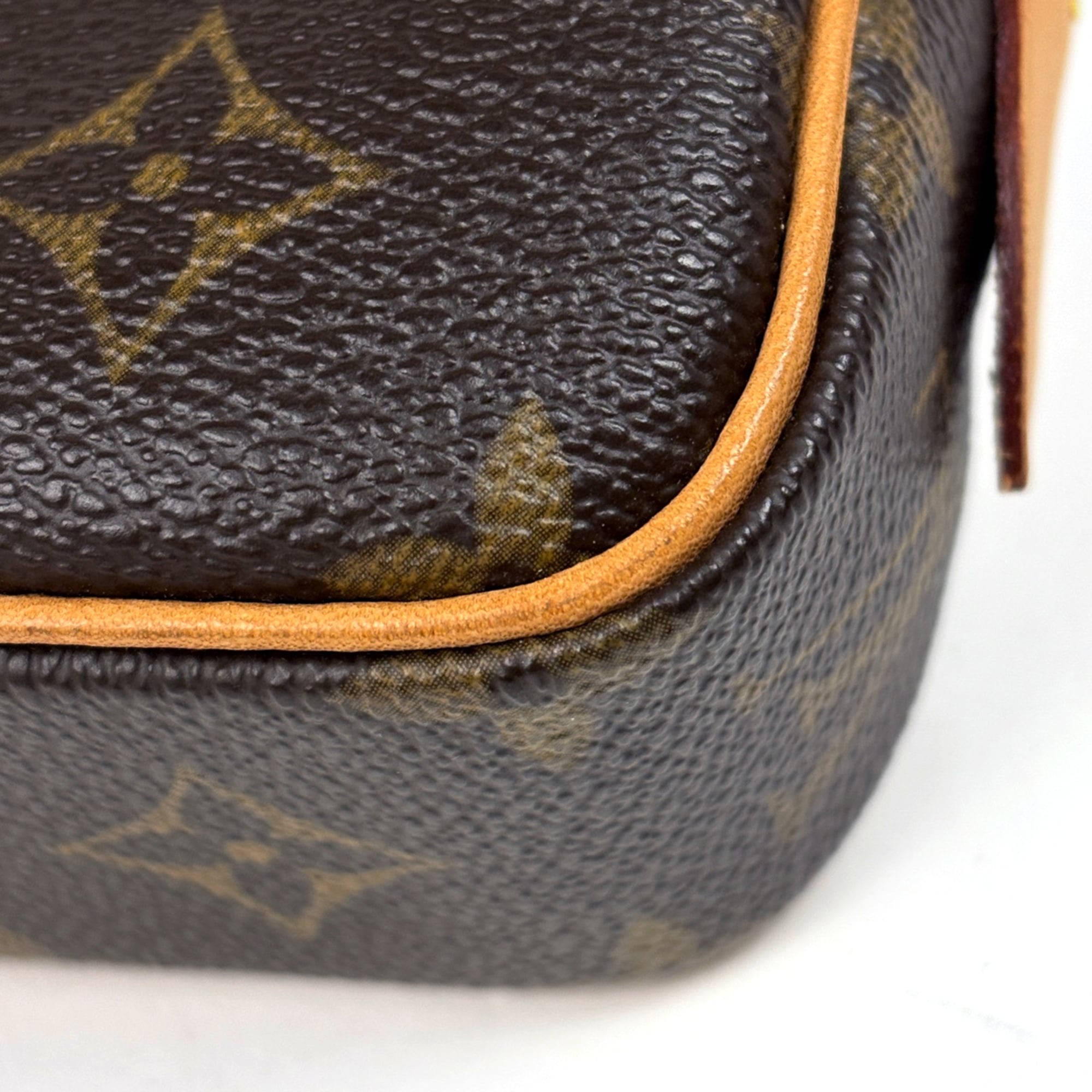 Louis Vuitton Brown Monogram Pochette Shoulder Bag (Pre-Owned)