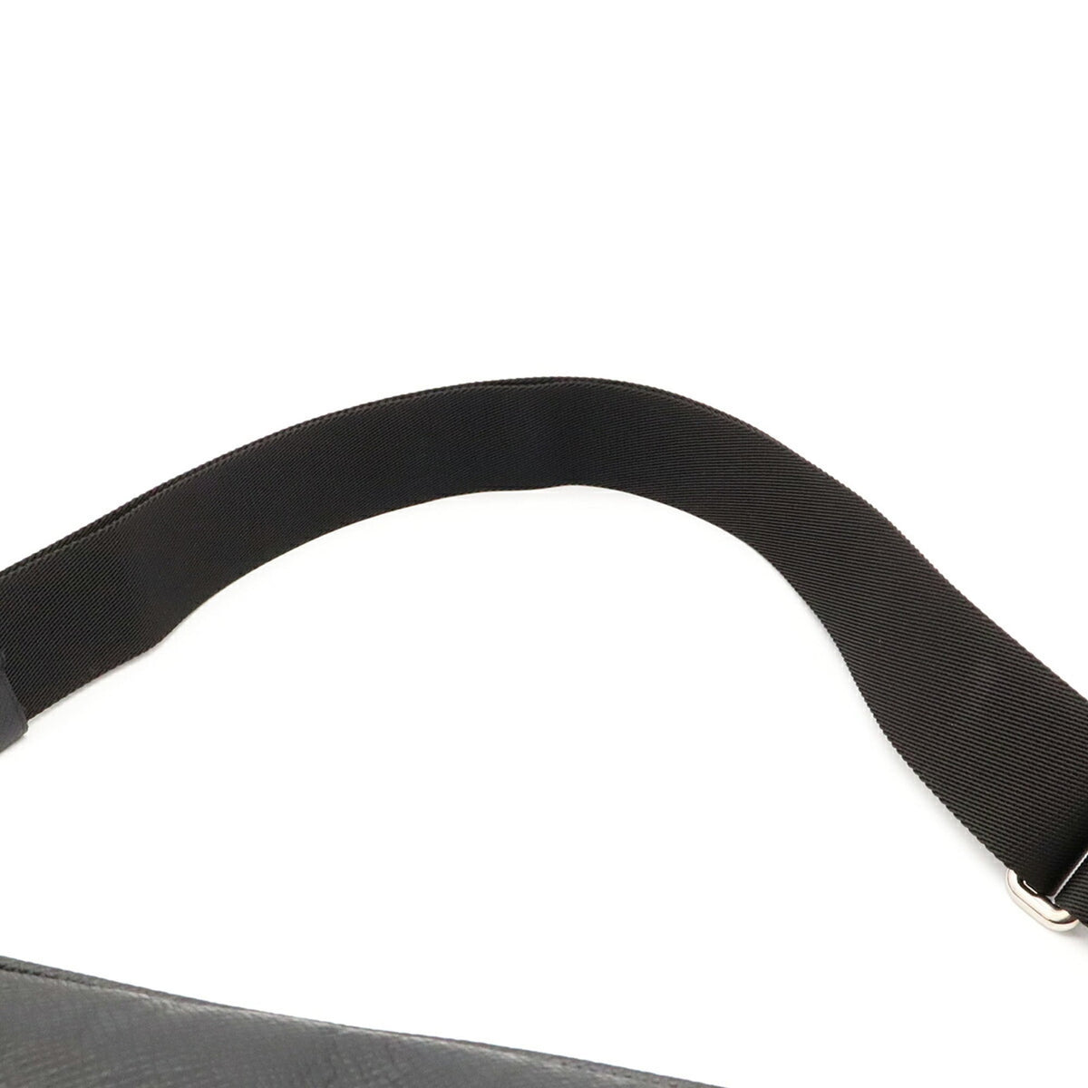 Louis Vuitton Black Noir Taiga Leather Leather Shoulder Bag (Pre-Owned)