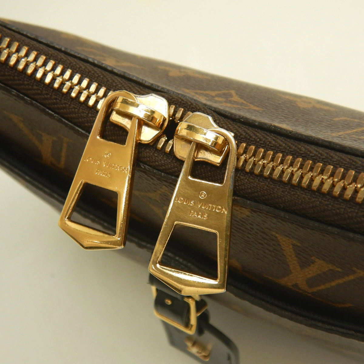 Louis Vuitton Monogram Brown Monogram Shoulder Bag (Pre-Owned)