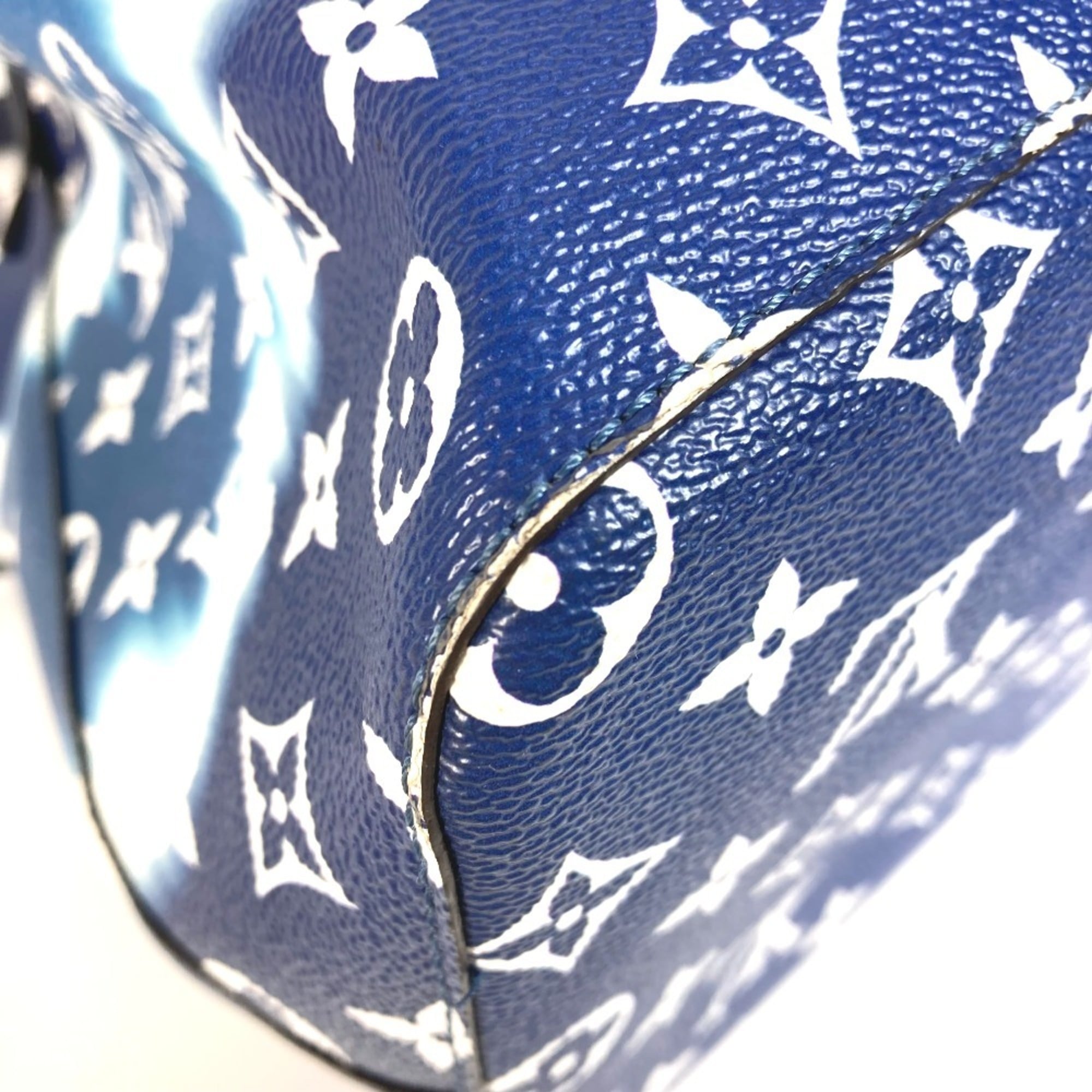 Louis Vuitton Blue White Leather Shoulder Bag (Pre-Owned)