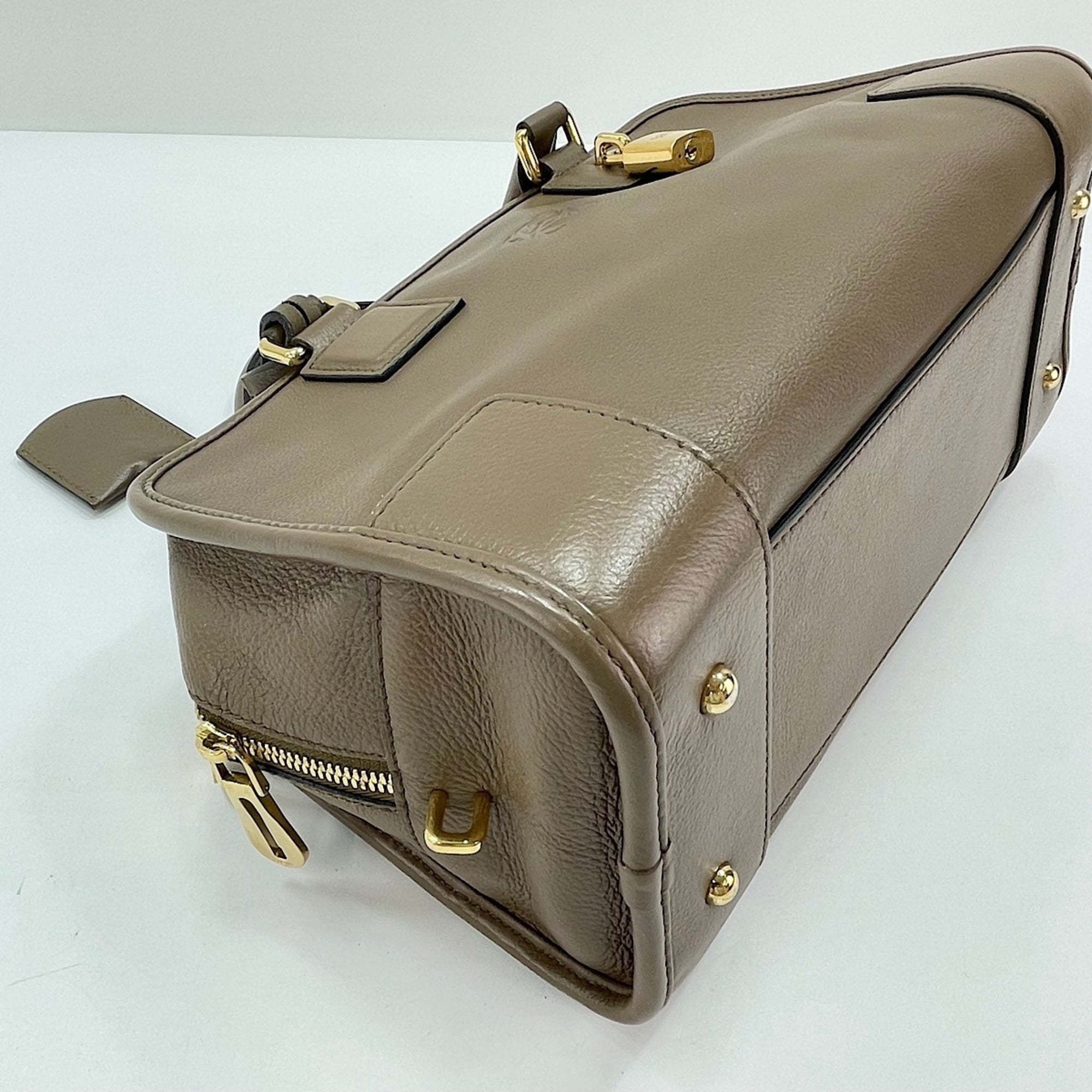 Loewe Brown Handbag (Pre-Owned)