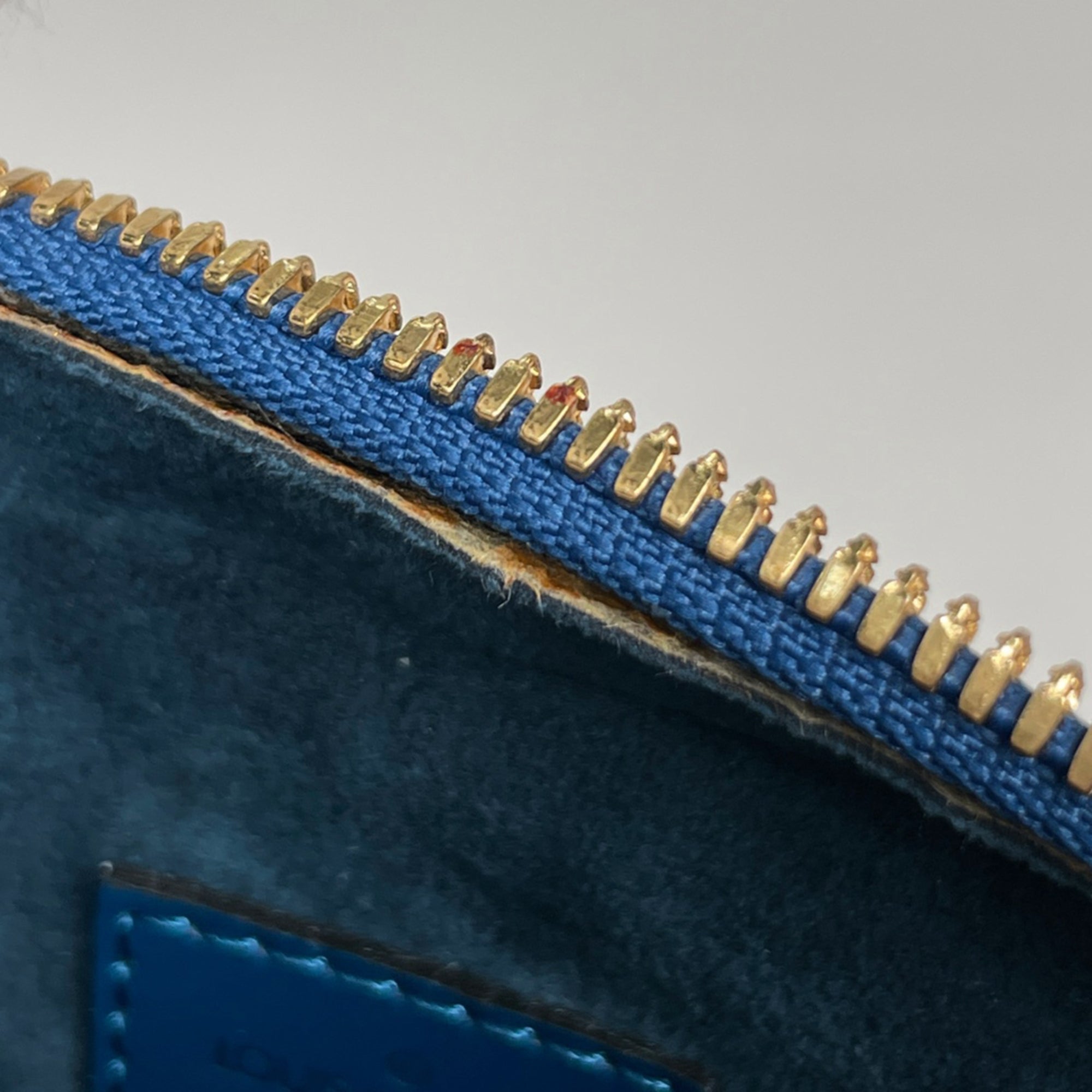 Louis Vuitton Epi Toledo Blue Epi Leather Handbag (Pre-Owned)