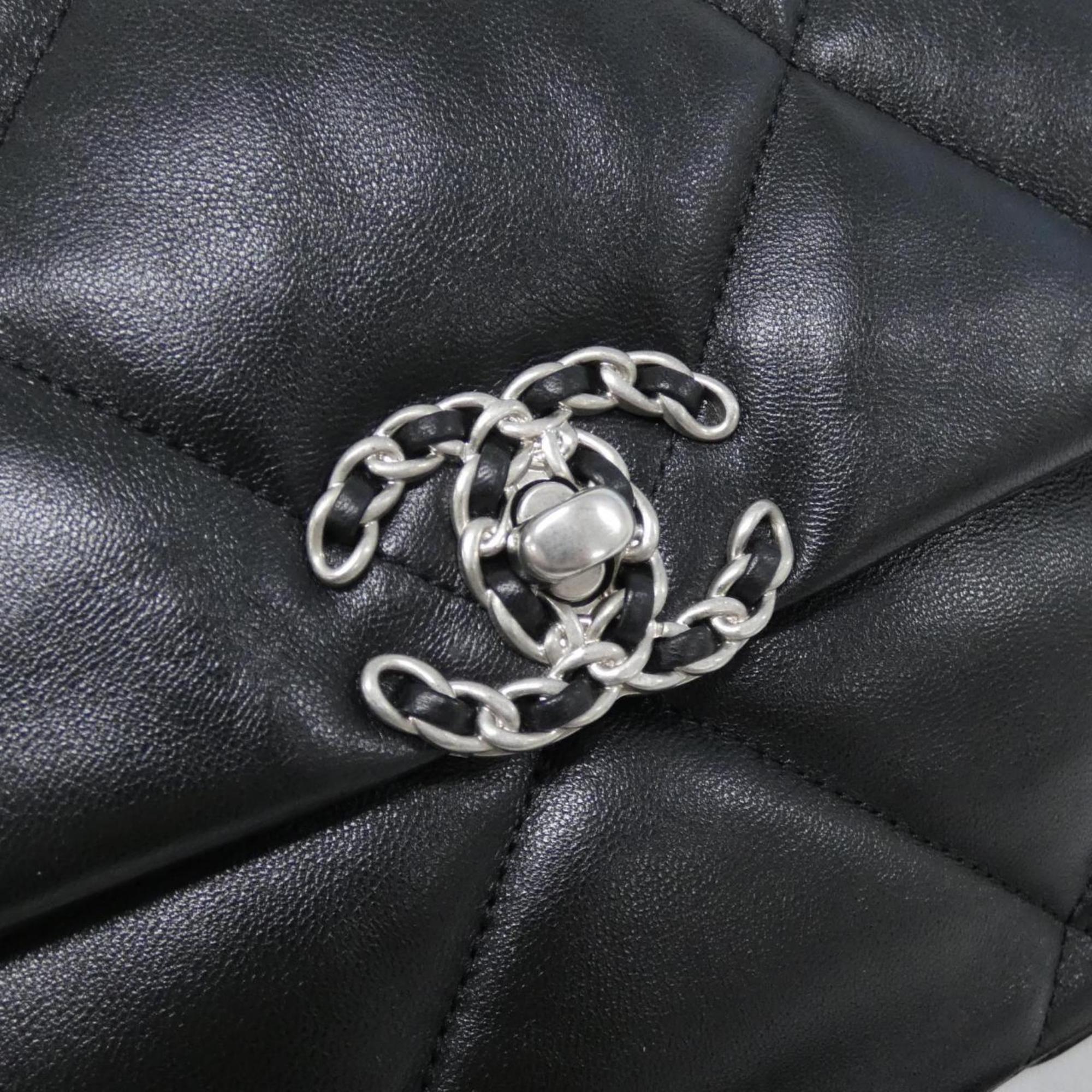 Chanel Black Leather Shoulder Bag (Pre-Owned)