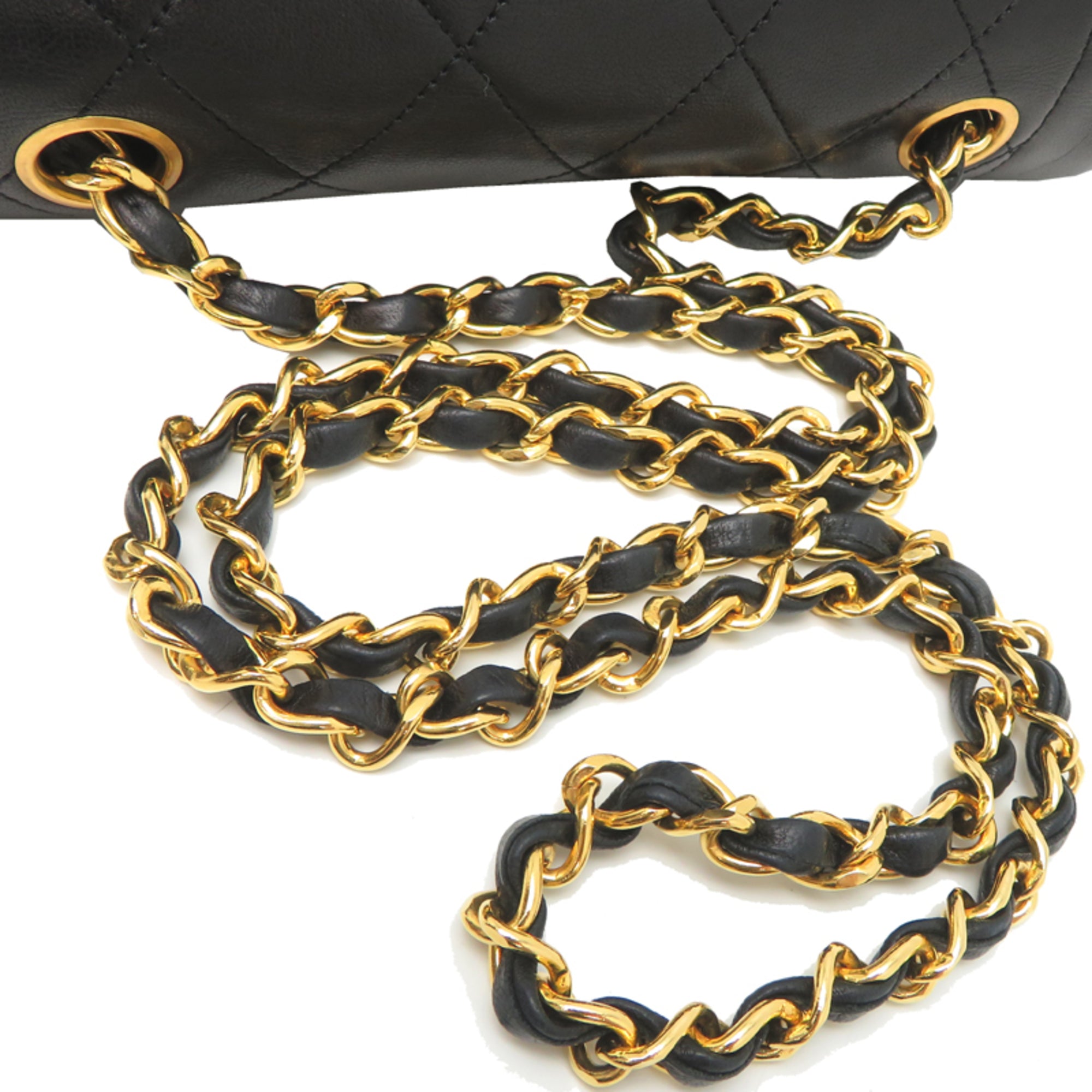 Chanel Black Leather Shoulder Bag (Pre-Owned)