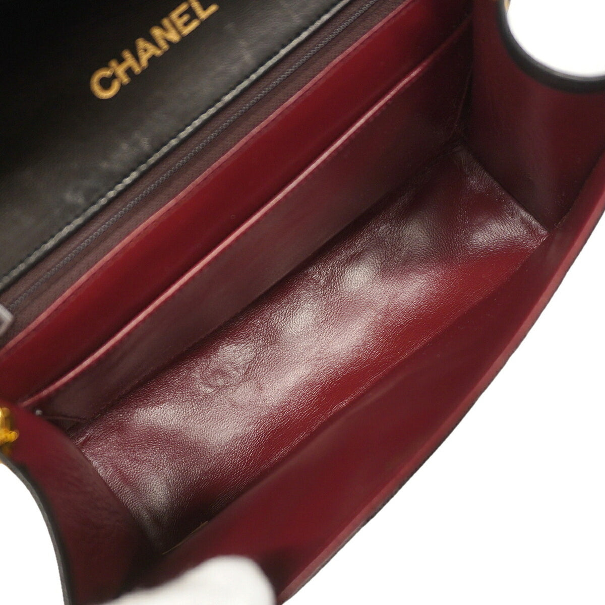 Chanel Black Leather Shoulder Bag (Pre-Owned)