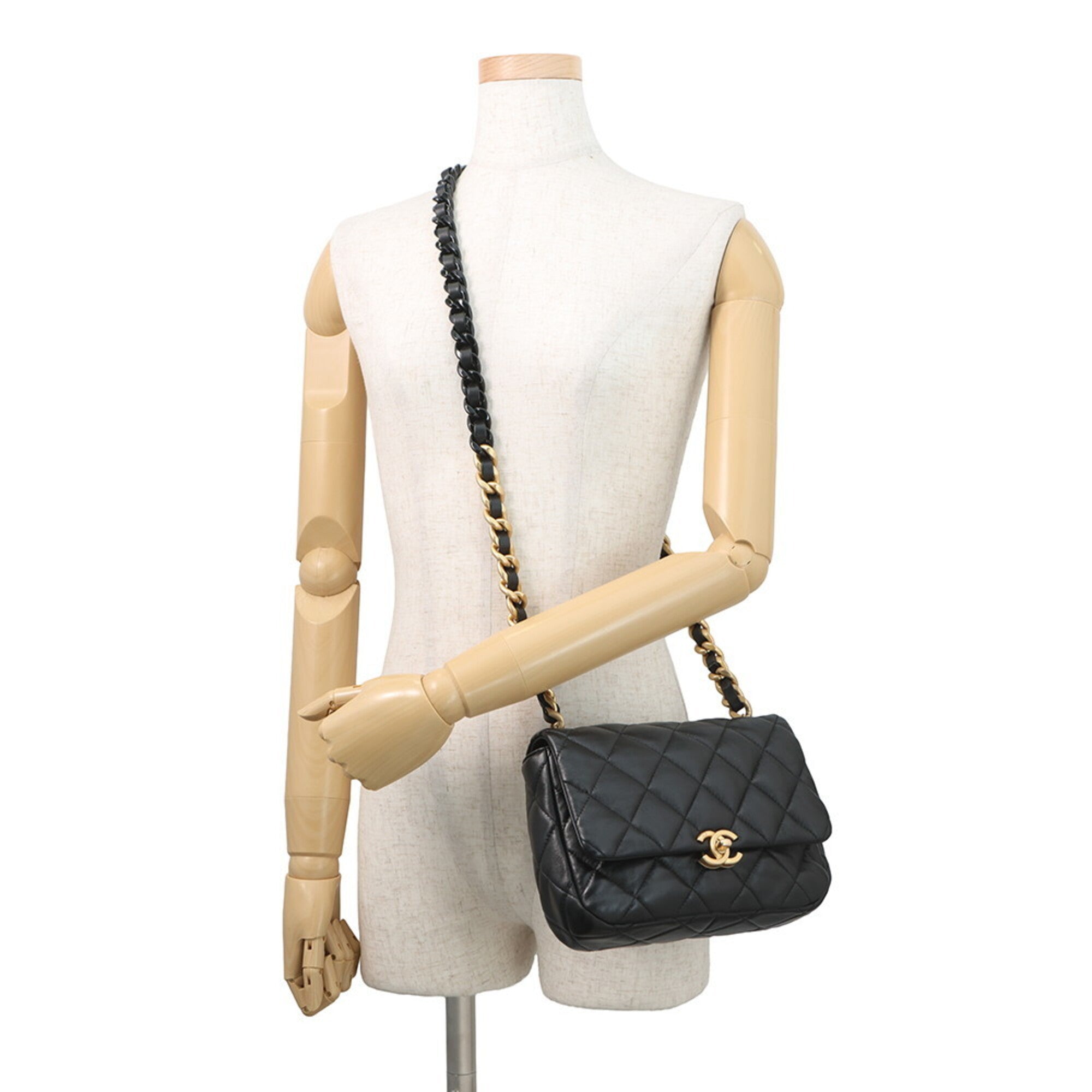 Chanel Black Leather Handbag Shoulder Bag (Pre-Owned)