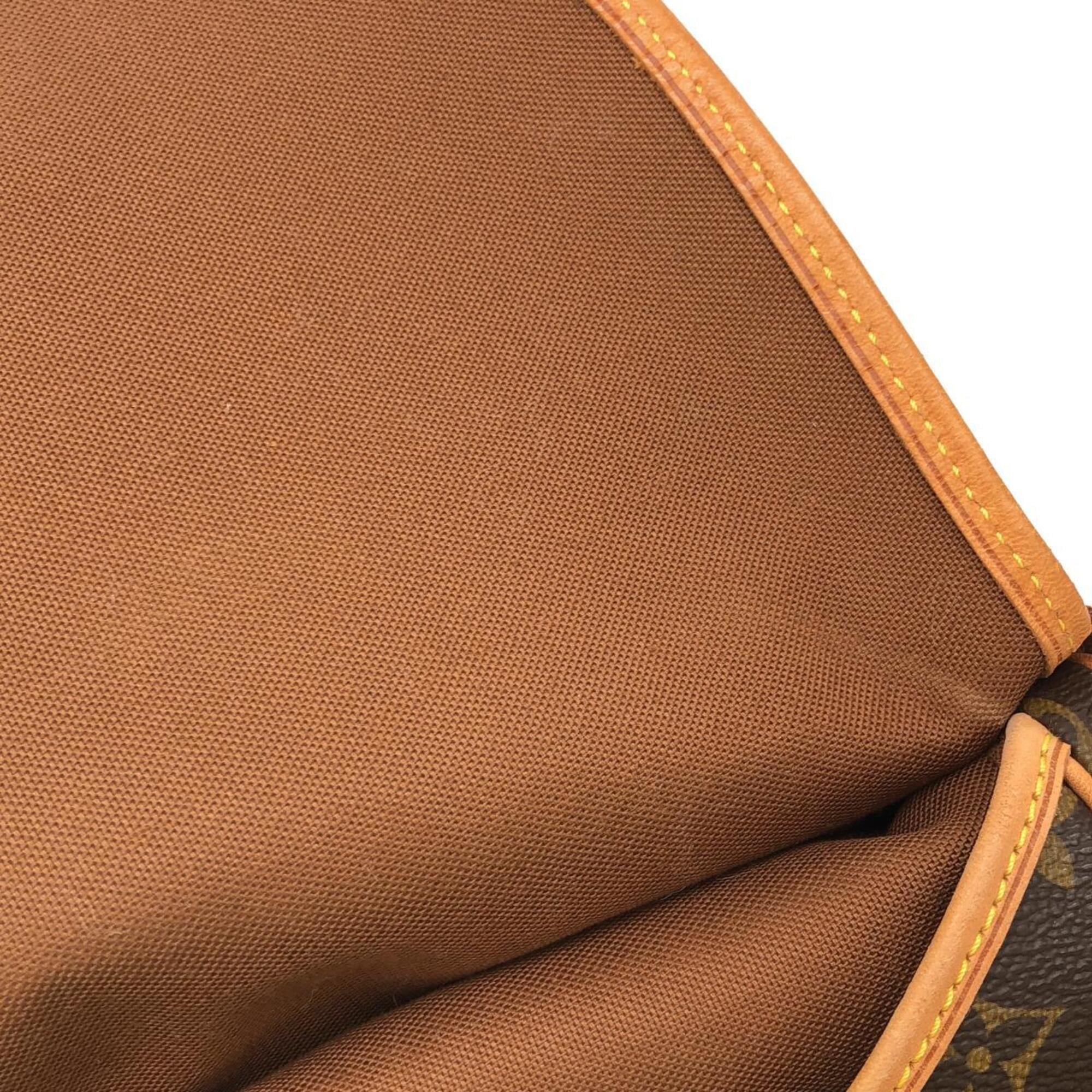 Louis Vuitton Marron Coated Canvas Shoulder Bag (Pre-Owned)