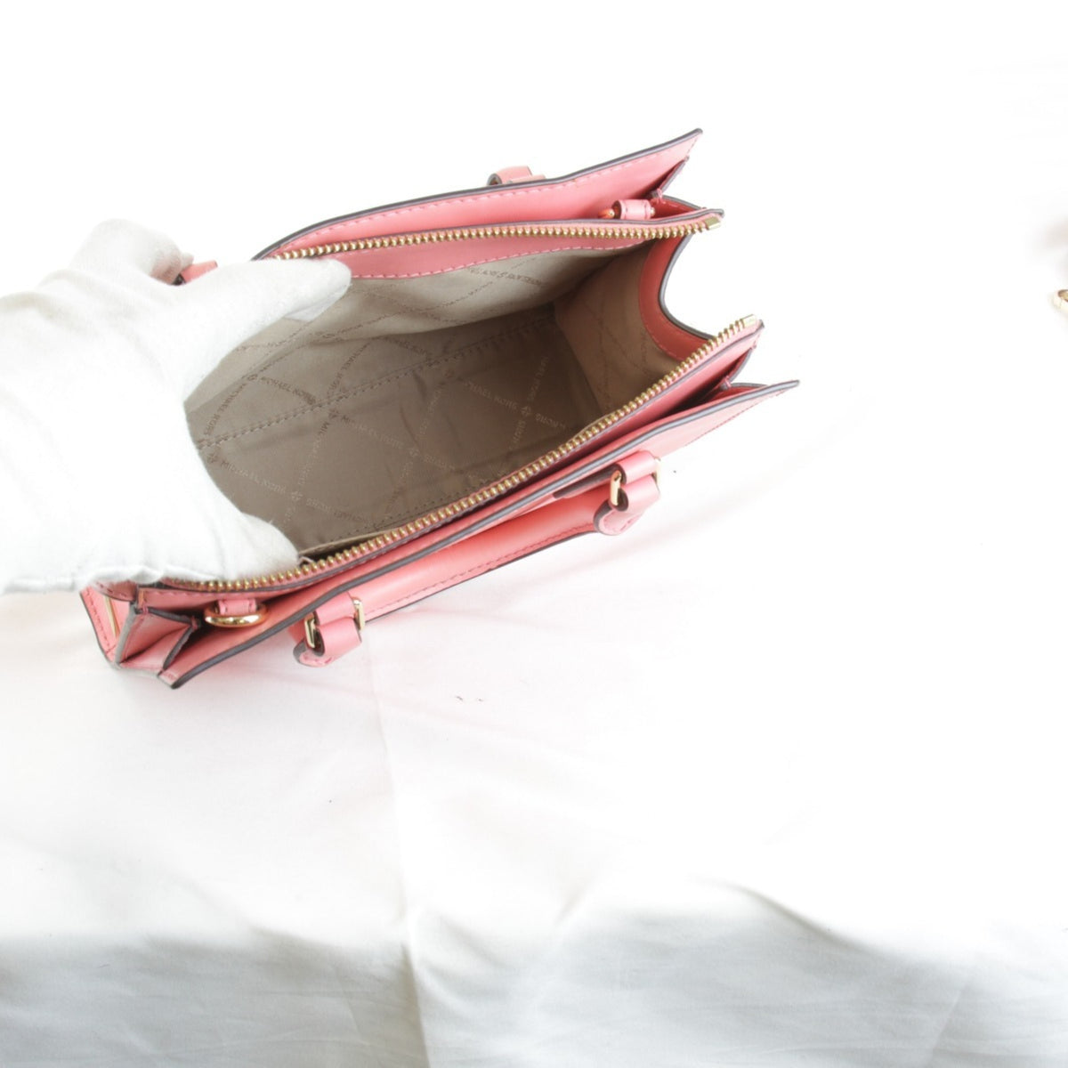 Michael Kors Pink Leather Shoulder Bag (Pre-Owned)