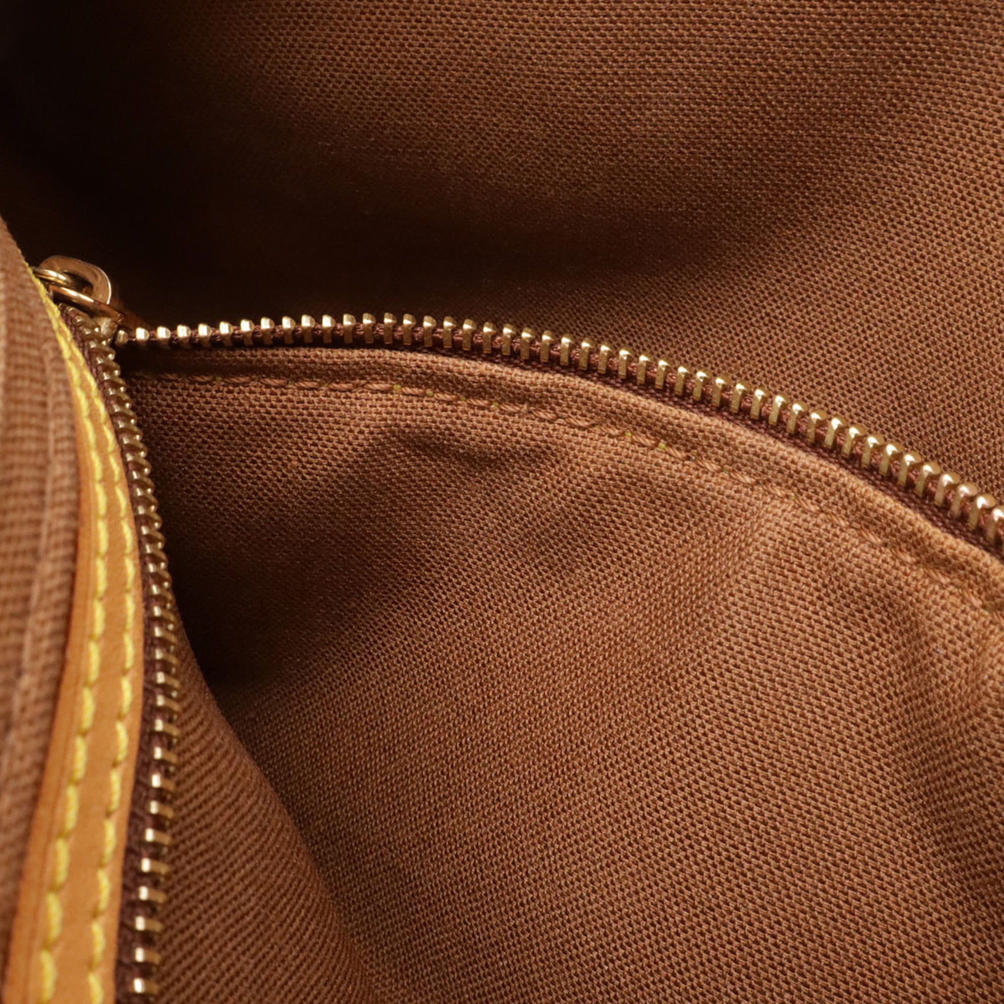 Louis Vuitton Brown Monogram Canvas Pochette Shoulder Bag (Pre-Owned)