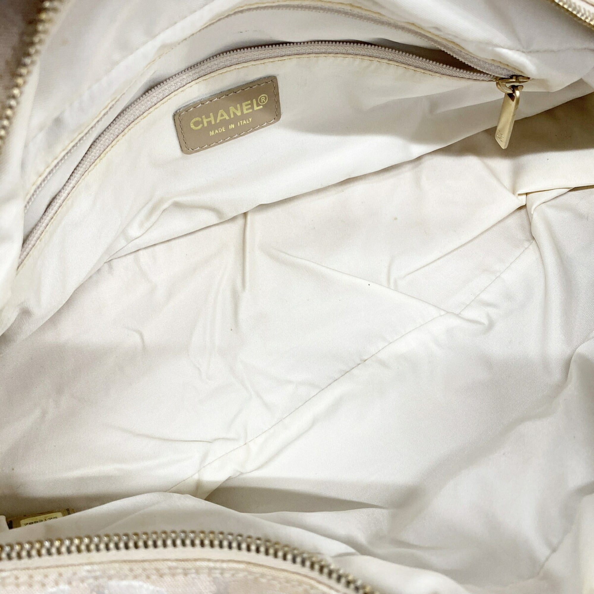 Chanel Beige Nylon Handbag (Pre-Owned)