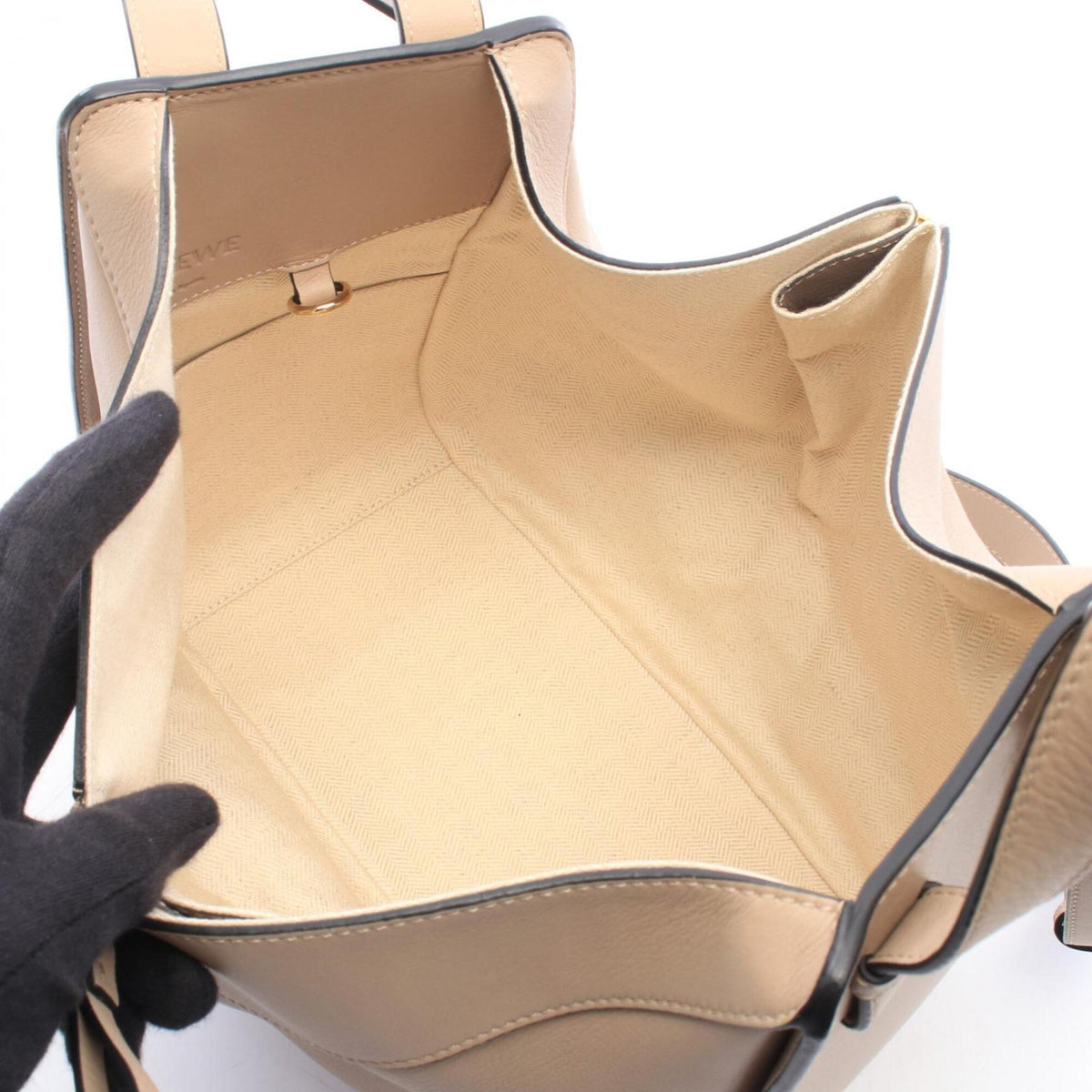 Loewe Beige Leather Handbag (Pre-Owned)