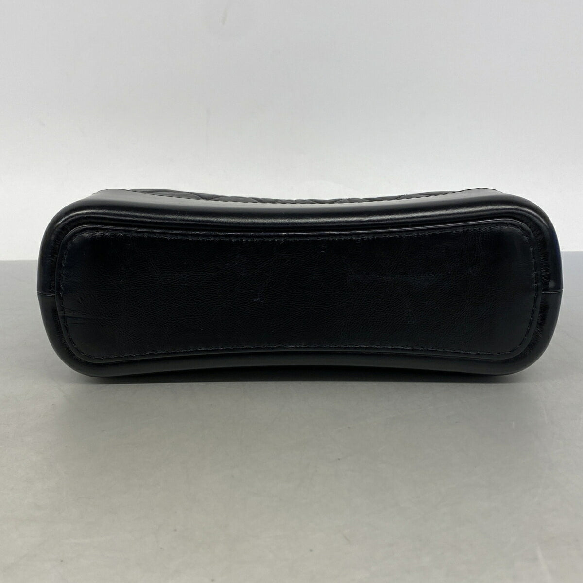 Chanel Black Leather Shoulder Bag (Pre-Owned)