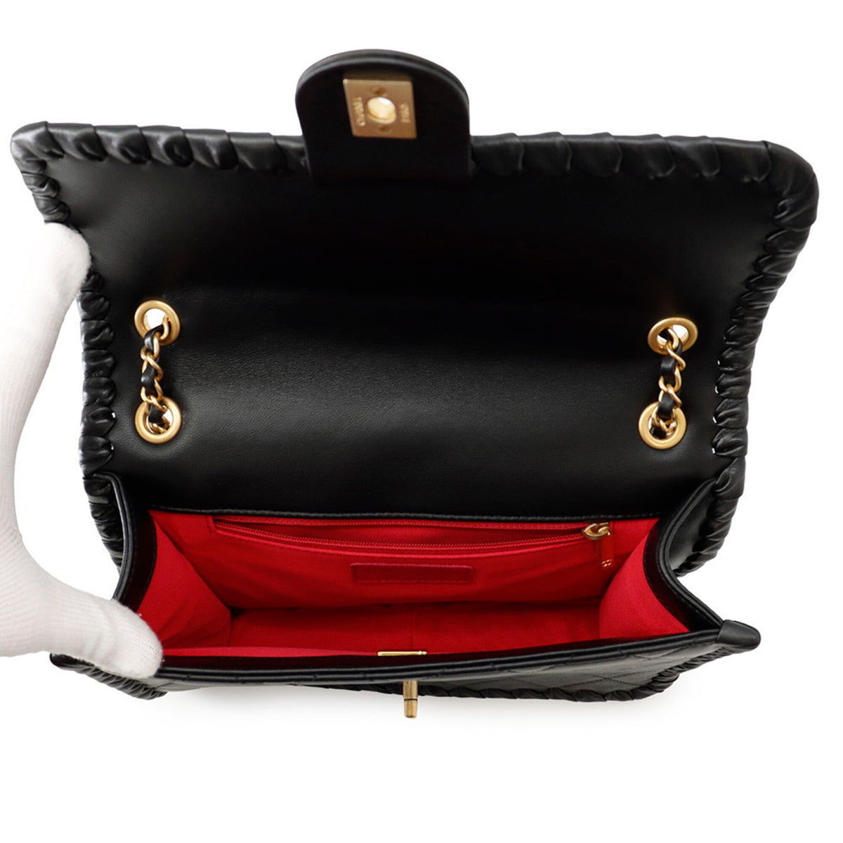 Chanel Matelasse Black Leather Handbag Shoulder Bag (Pre-Owned)