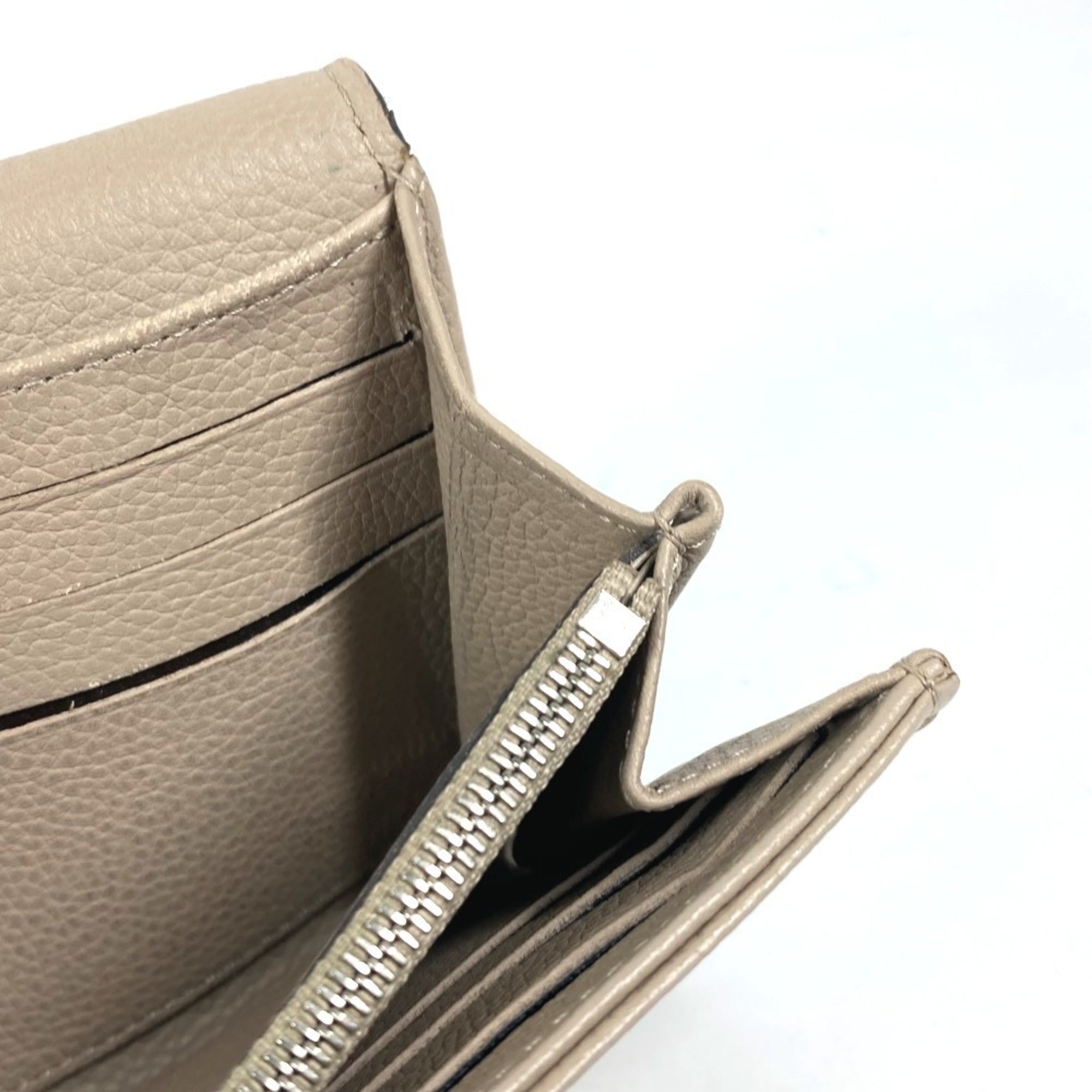 Louis Vuitton Beige Galle Mahina Leather Long Wallet (Bi-Fold) (Pre-Owned)