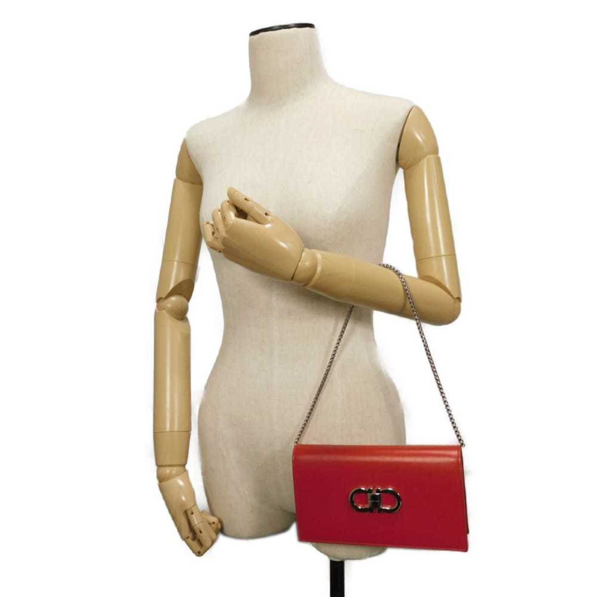 Salvatore Ferragamo Red Color Leather Shoulder Bag (Pre-Owned)