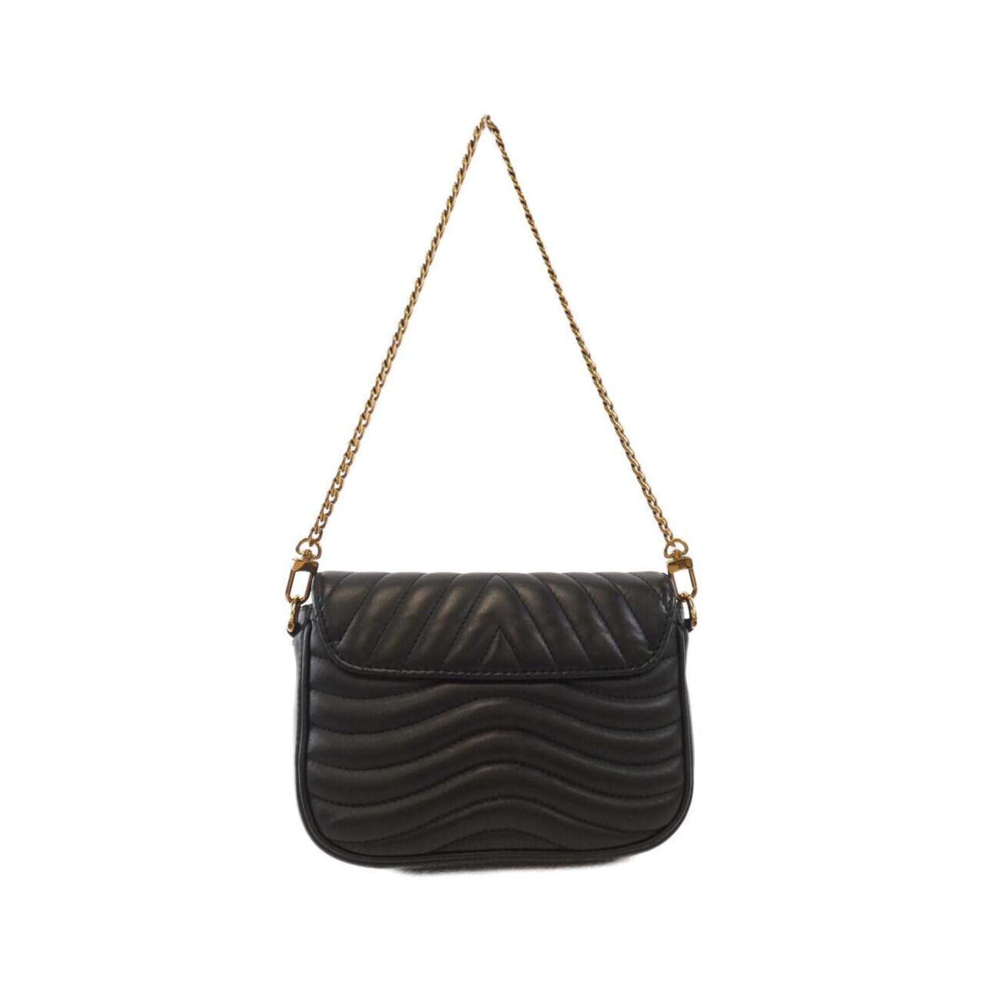 Louis Vuitton Black Leather Pochette Shoulder Bag (Pre-Owned)