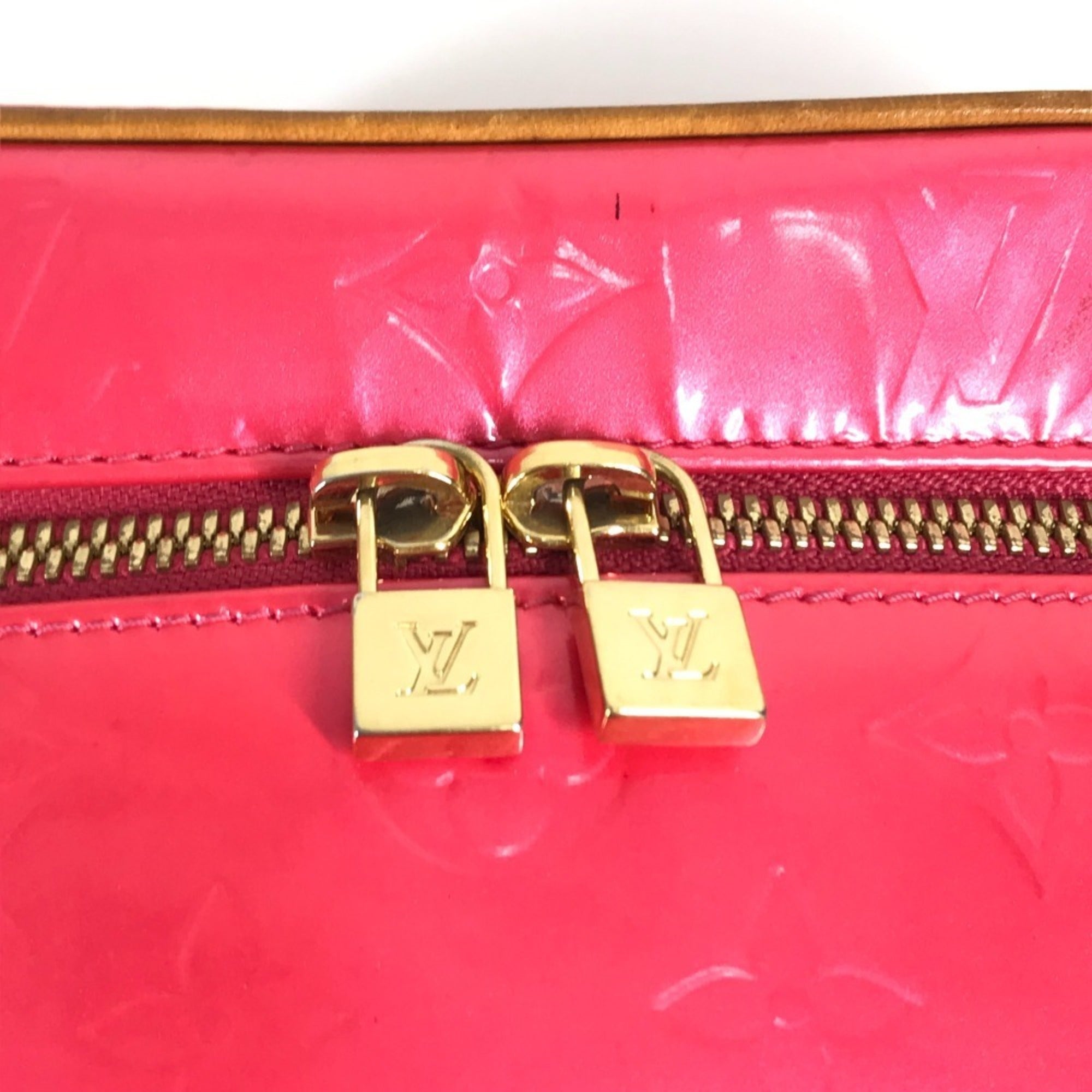 Louis Vuitton Fuchsia Pink Pink Monogram Vernis Pochette Shoulder Bag (Pre-Owned)