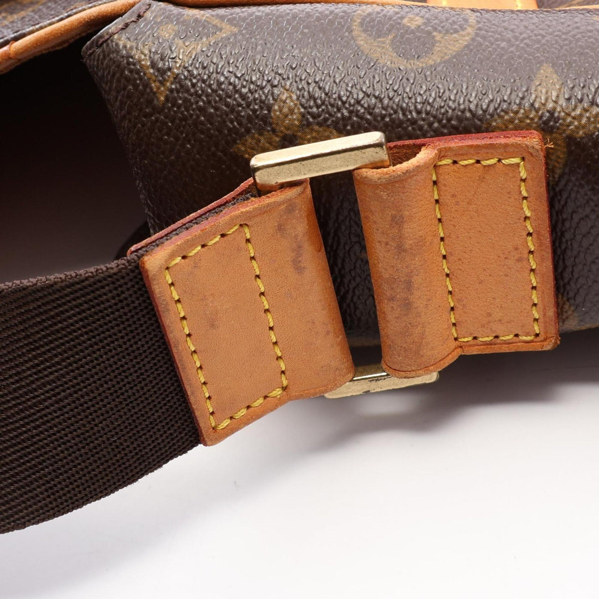 Louis Vuitton Brown Coated Canvas Leather Handbag Shoulder Bag (Pre-Owned)