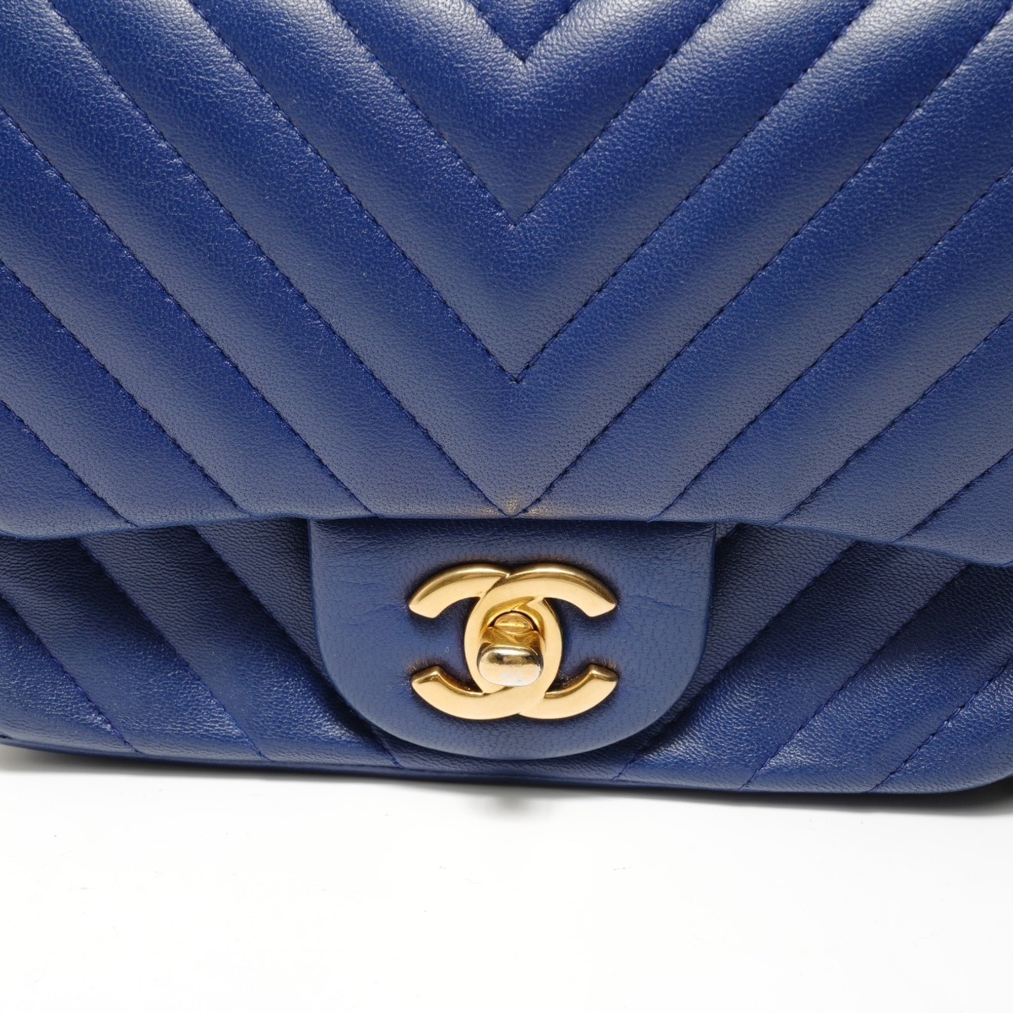Chanel Blue Leather Shoulder Bag (Pre-Owned)