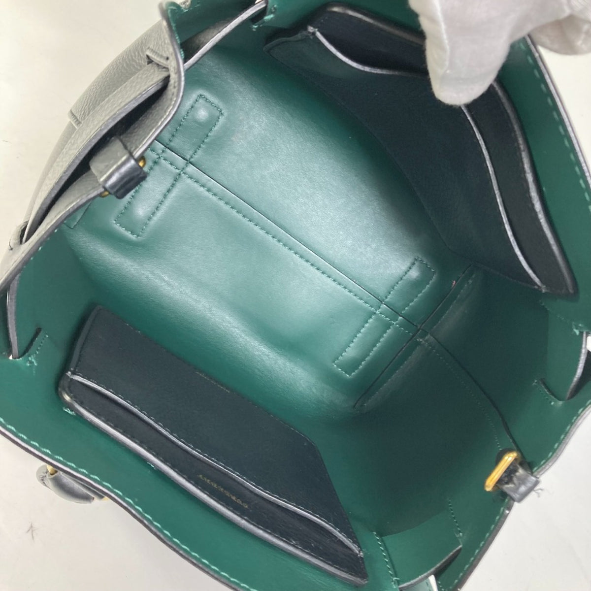 Burberry Black Leather Shoulder Bag (Pre-Owned)