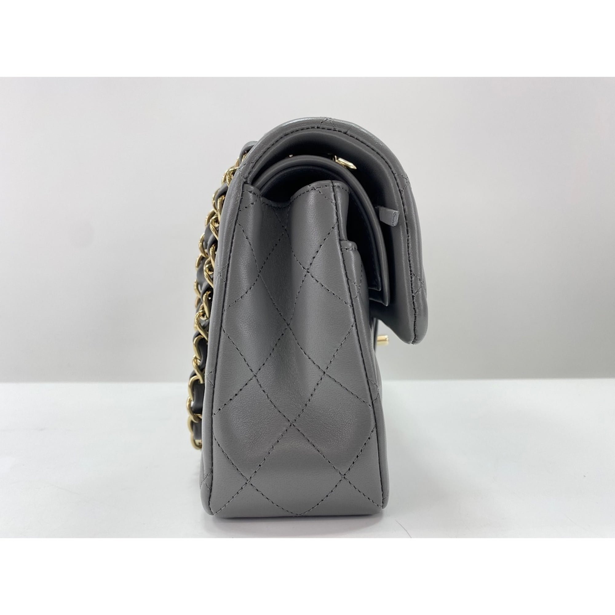 Chanel Gray Shoulder Bag (Pre-Owned)