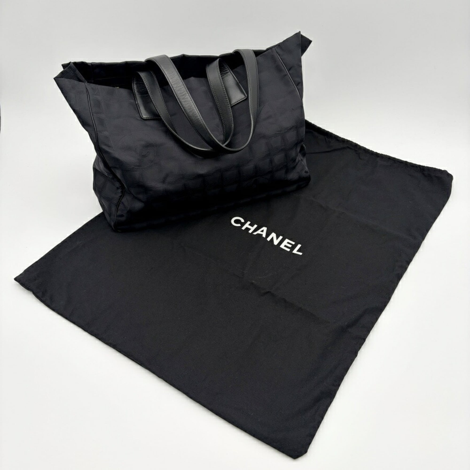 Chanel Black Nylon Jacquard Leather Tote Bag (Pre-Owned)