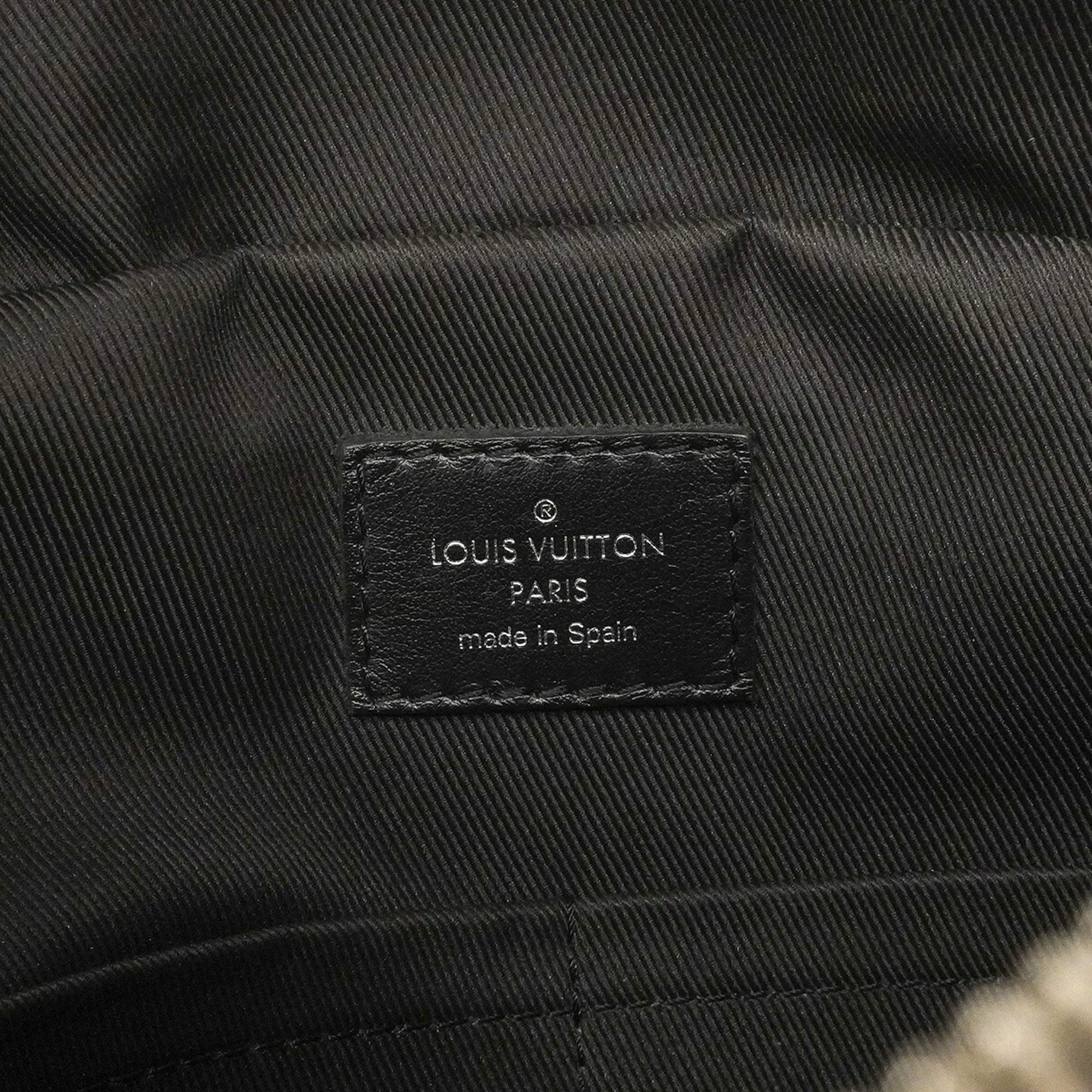 Louis Vuitton Noir Handbag (Pre-Owned)