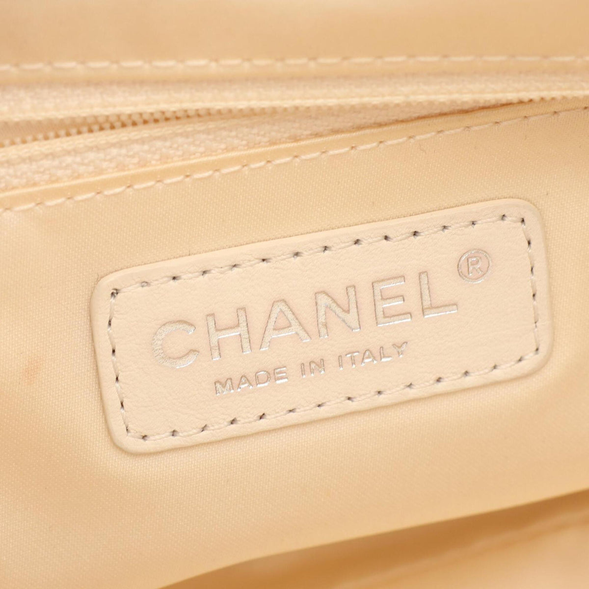 Chanel Ivory Grained Calfskin Handbag Shoulder Bag (Pre-Owned)