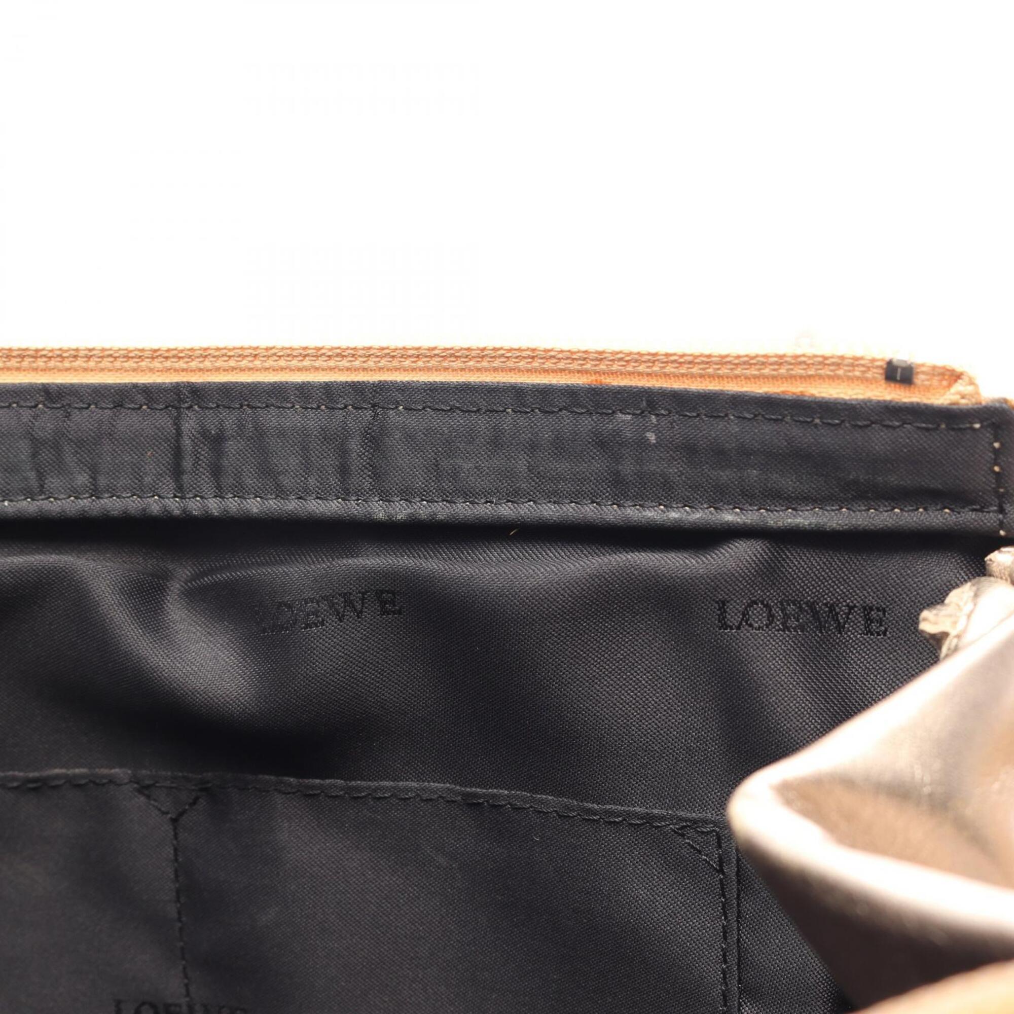 Loewe Gold Leather Handbag (Pre-Owned)