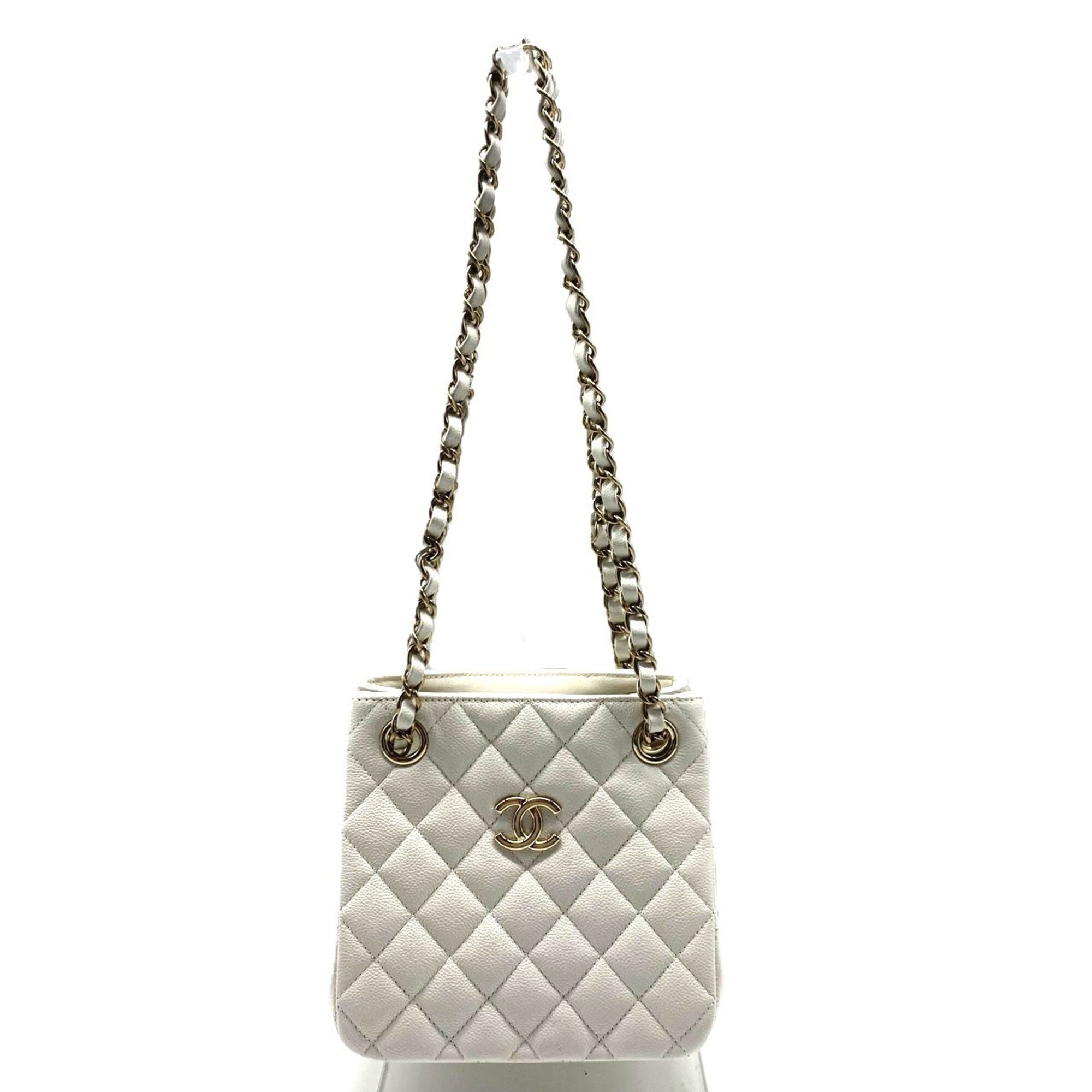 Chanel Matelasse White Grained Calfskin Shoulder Bag (Pre-Owned)