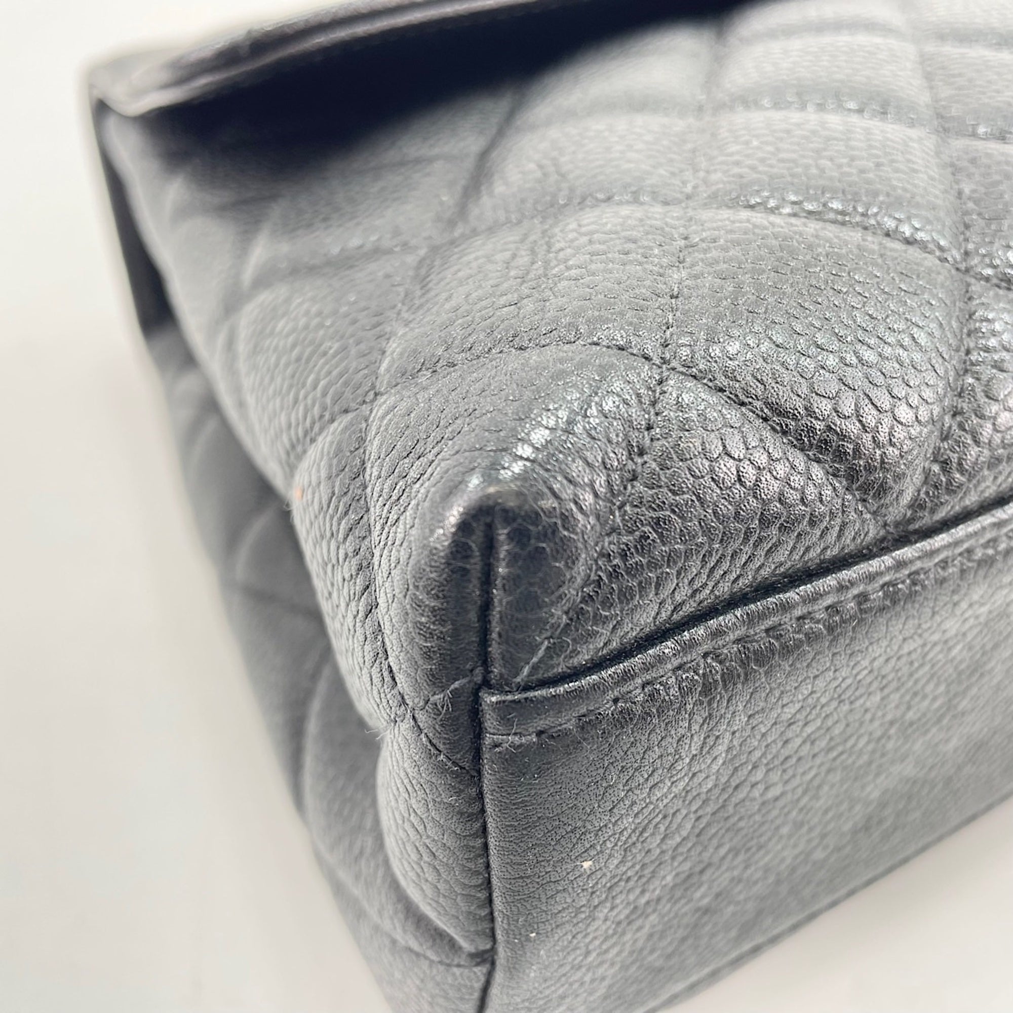 Chanel Black Handbag (Pre-Owned)