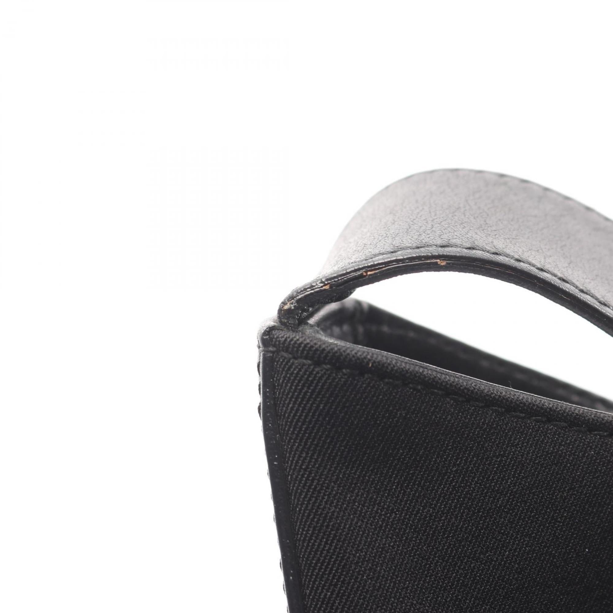 Salvatore Ferragamo Black Canvas Leather Shoulder Bag (Pre-Owned)